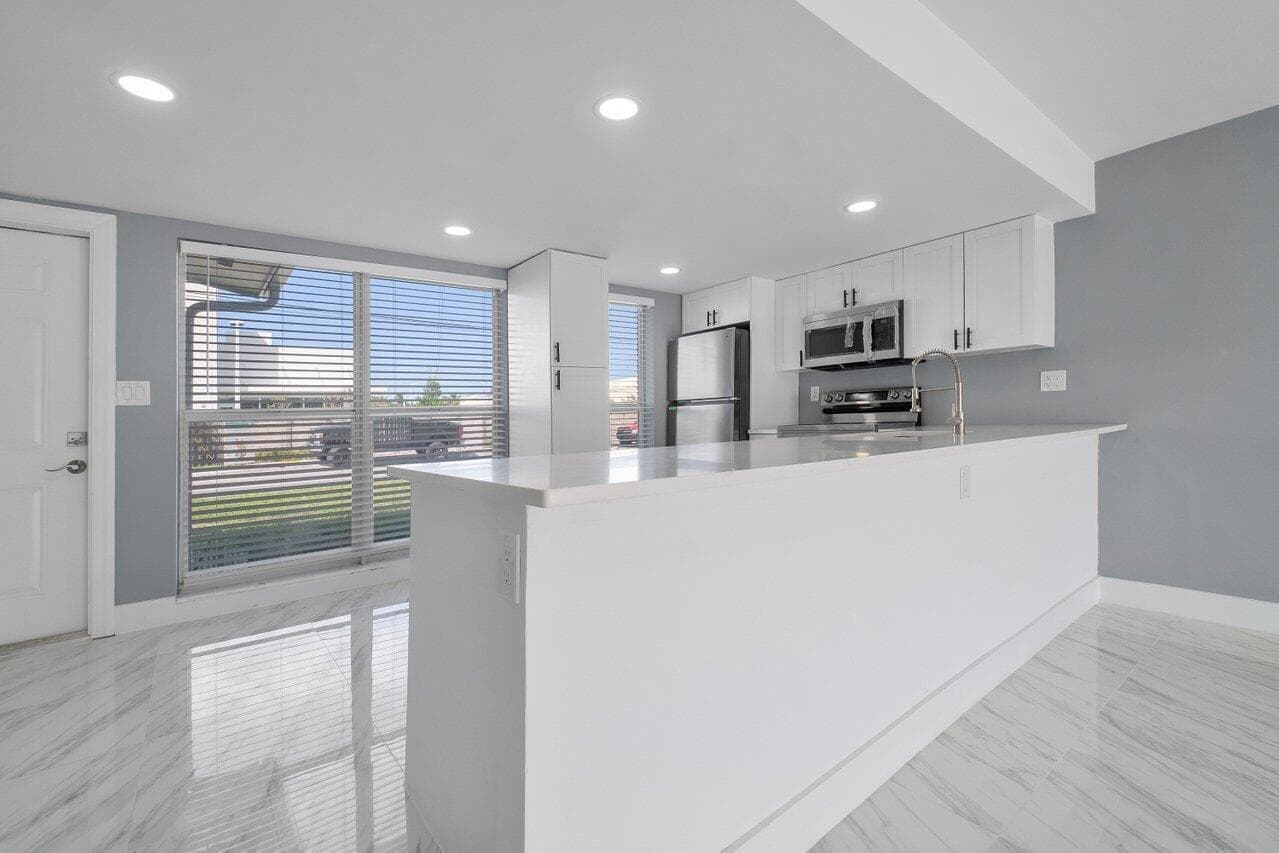 708-710 NE 23rd Avenue, Pompano Beach, FL 33062 — photo 26 of 43