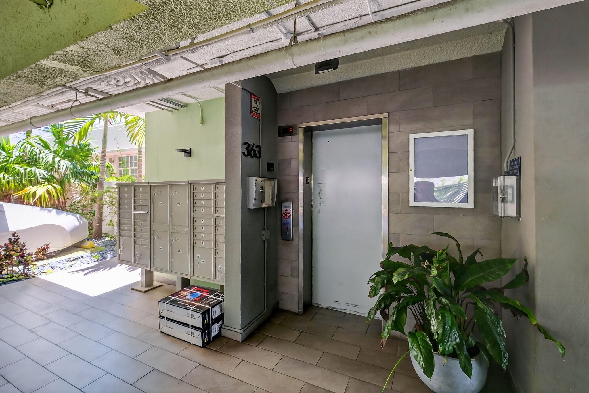 363 Washington Avenue 32, Miami Beach, FL 33139 — photo 21 of 33