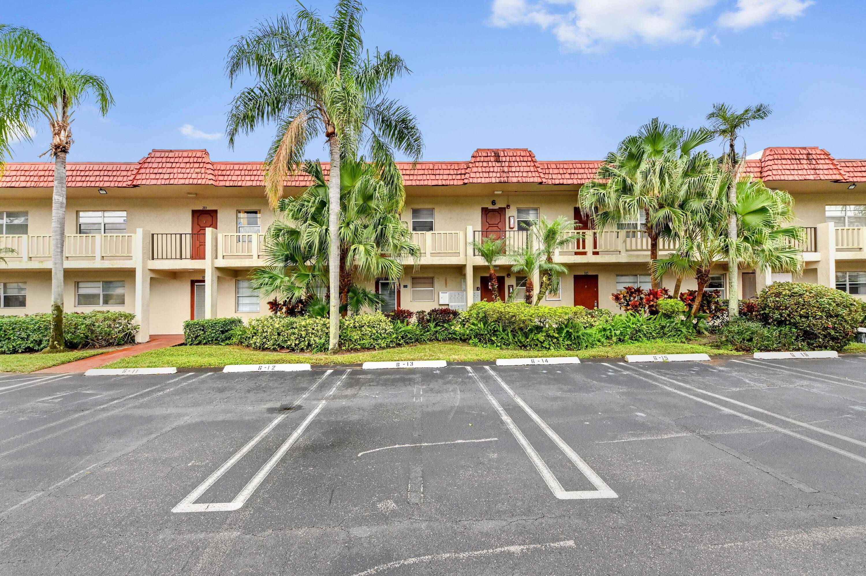 6 Abbey Lane 104, Delray Beach, FL 33446 — photo 1 of 40