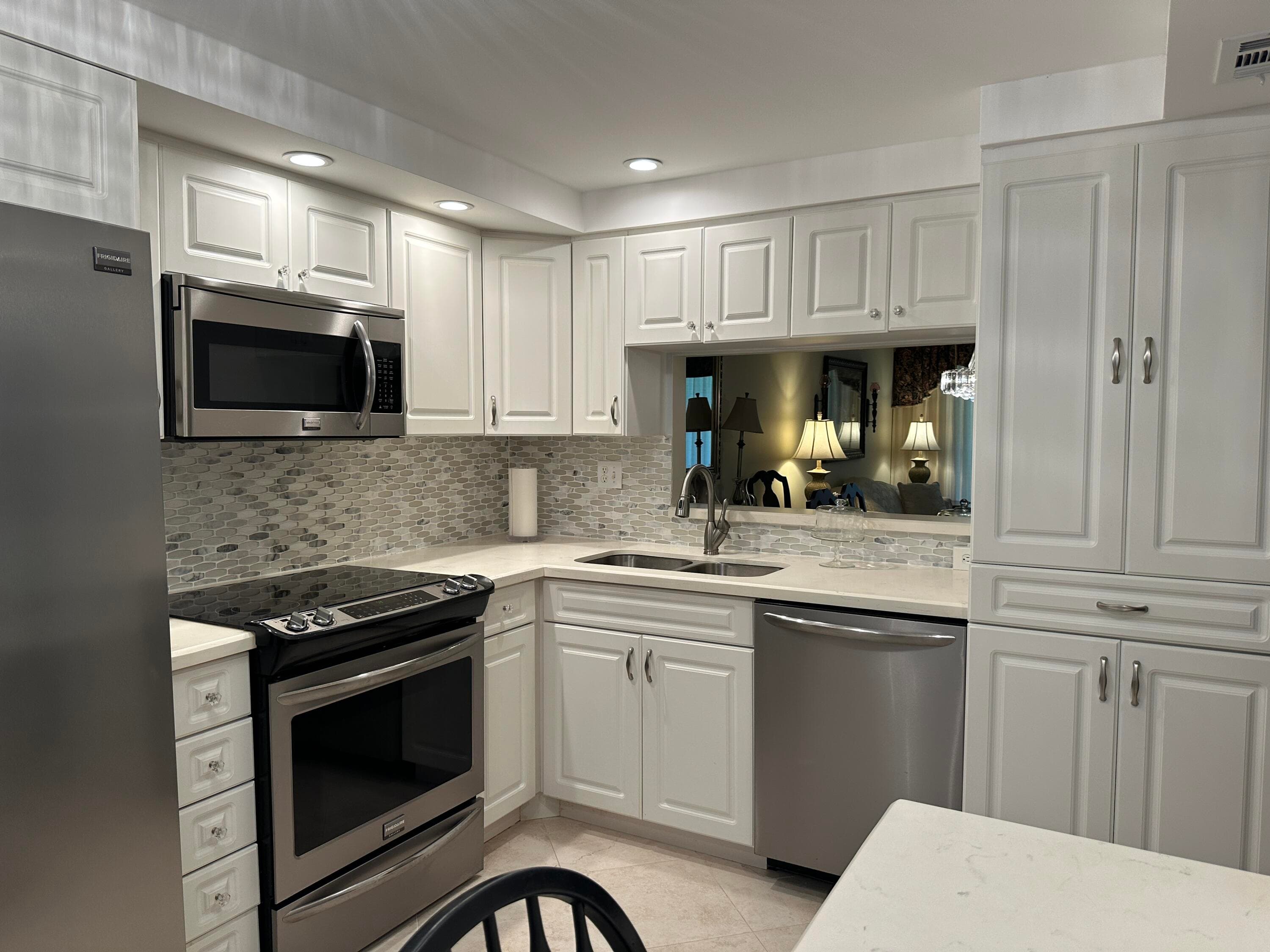 1101 Colony Point Circle 108, Pembroke Pines, FL 33026 — photo 1 of 38
