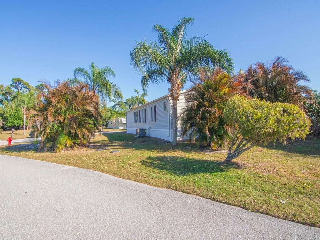 43 Montilla Way, Port St. Lucie, FL 34952 — photo 5 of 33
