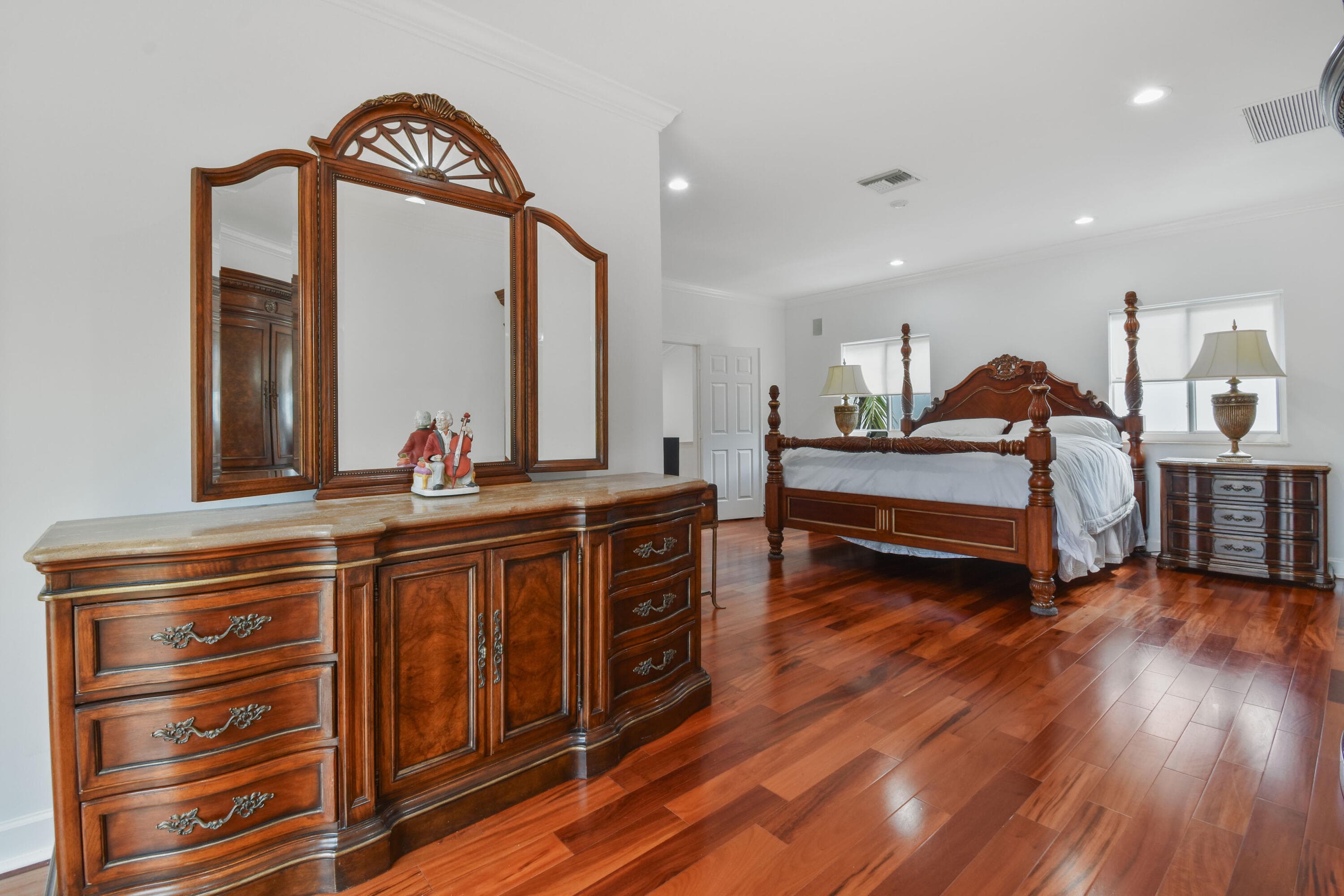 2801 Embassy Drive, West Palm Beach, FL 33401 — photo 15 of 65