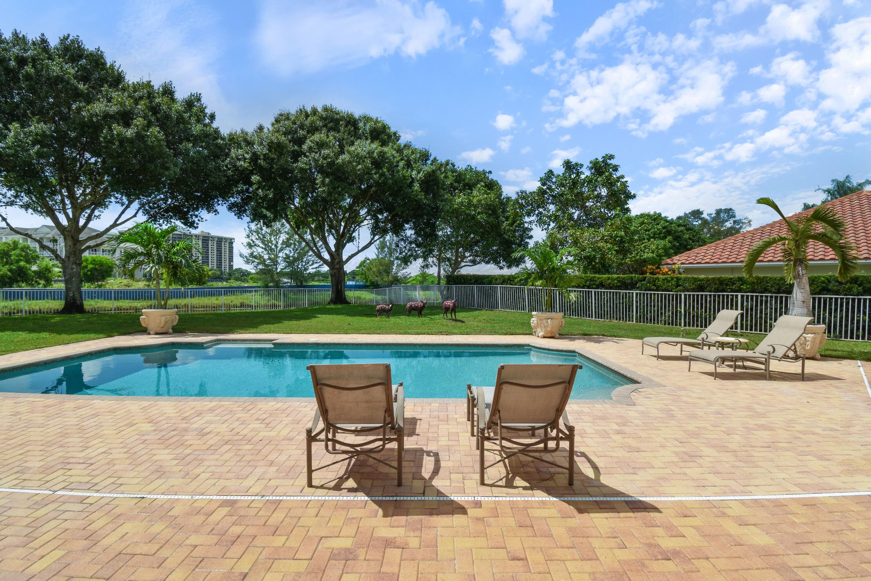 2801 Embassy Drive, West Palm Beach, FL 33401 — photo 33 of 65