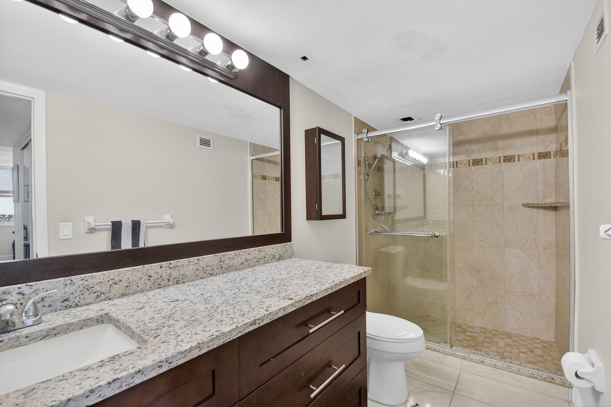 3450 S Ocean Boulevard 423, Palm Beach, FL 33480 — photo 11 of 27