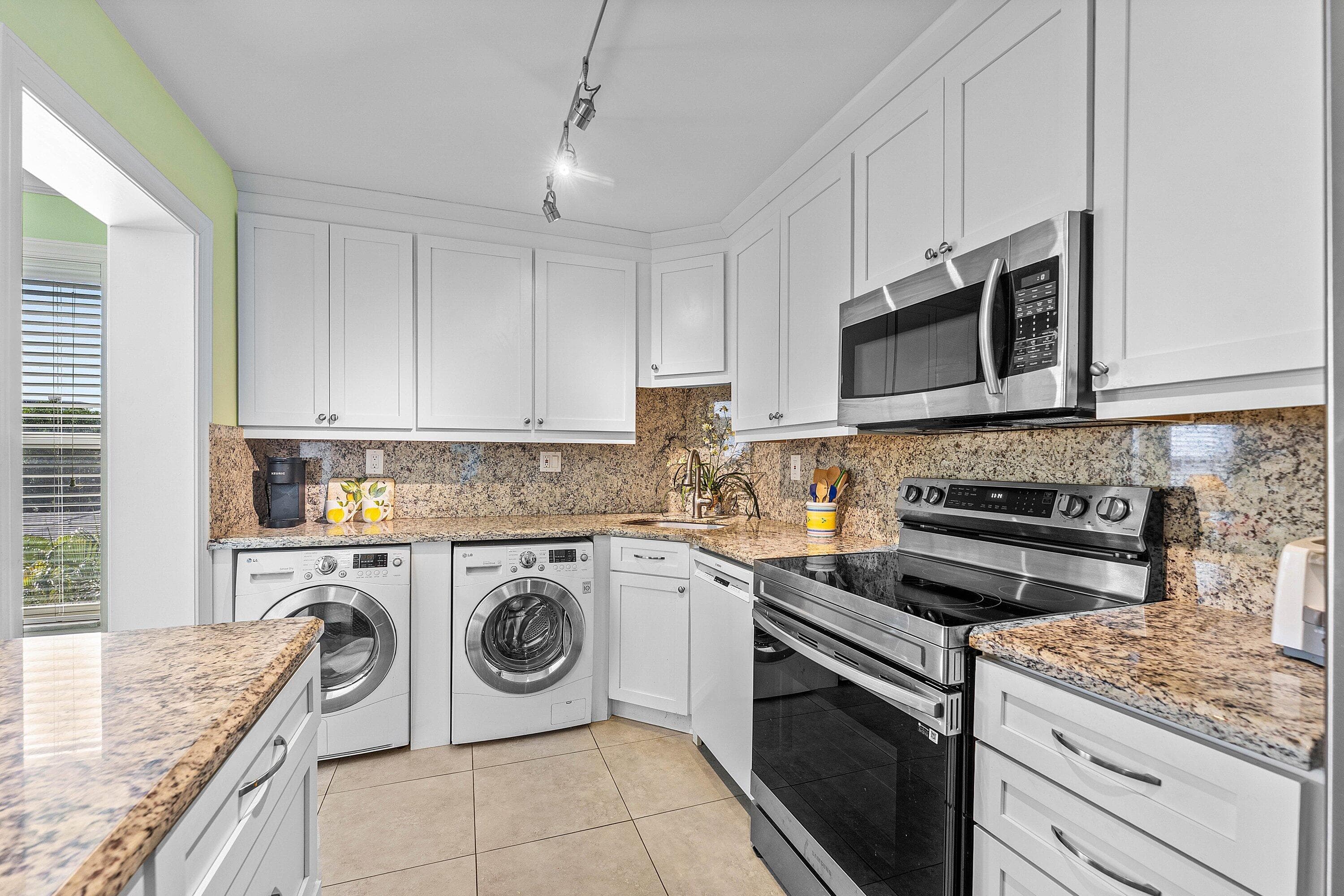 800 E Camino Real 409, Boca Raton, FL 33432 — photo 16 of 37