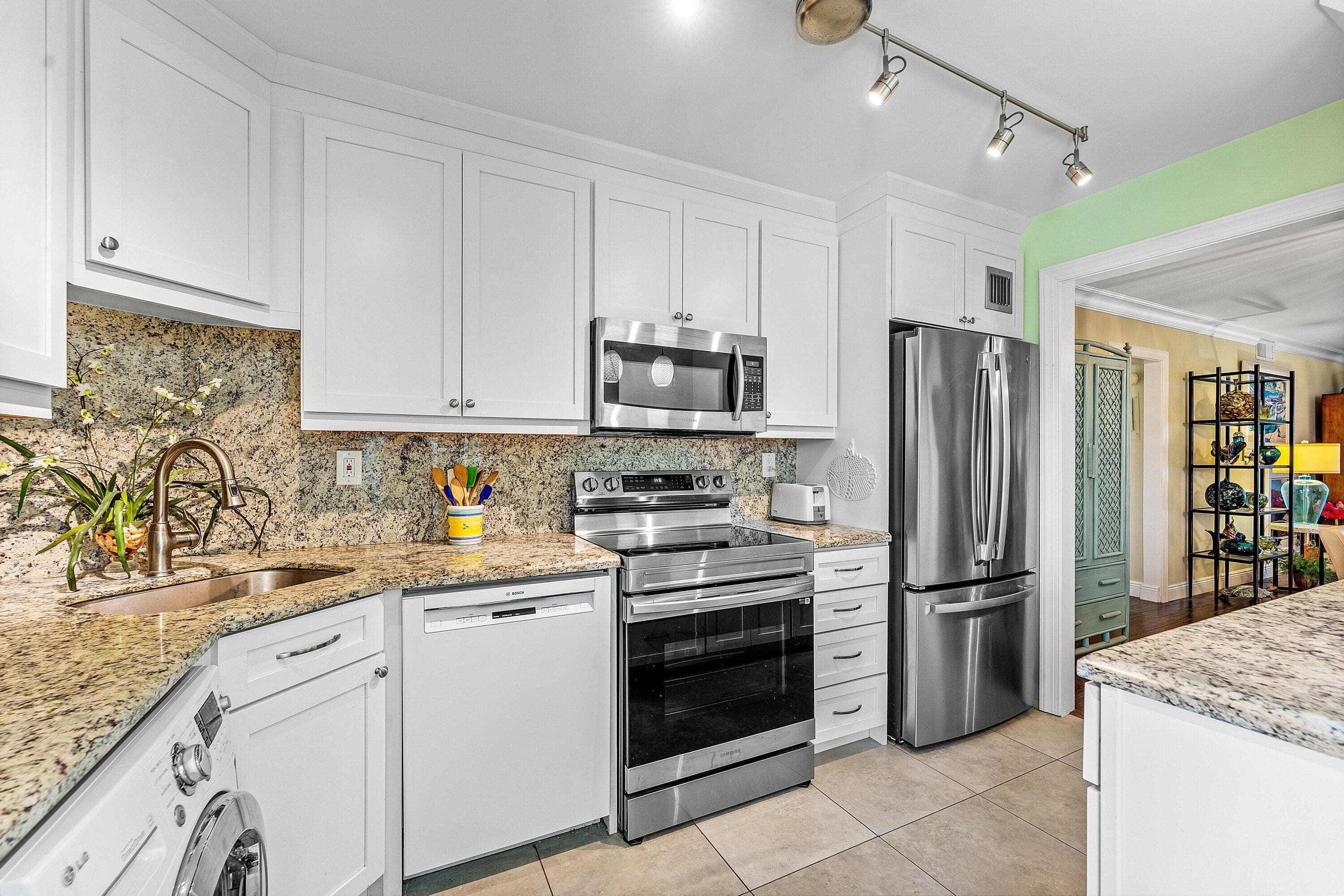 800 E Camino Real 409, Boca Raton, FL 33432 — photo 17 of 37