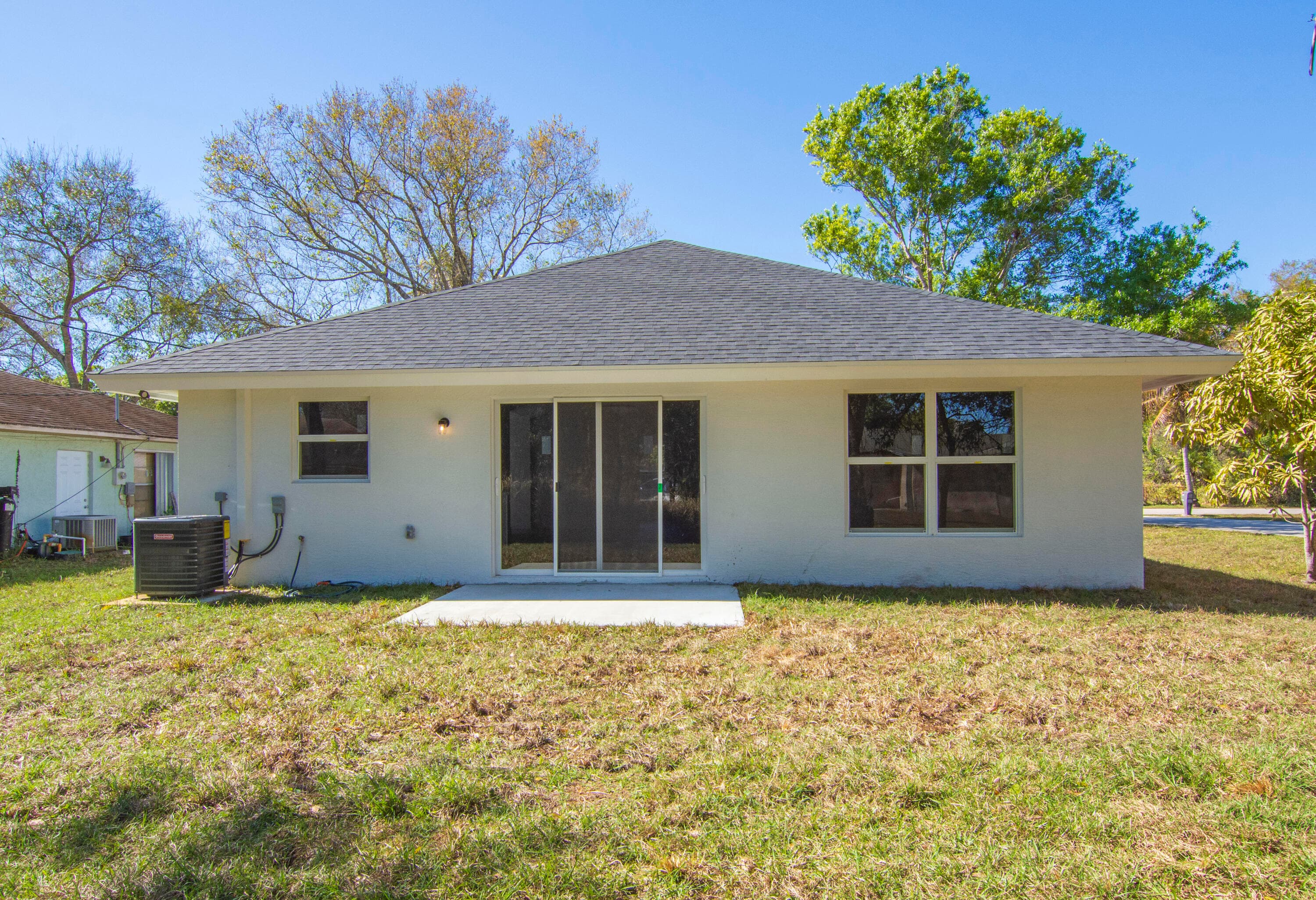 4556 49th Avenue, Vero Beach, FL 32967 — photo 5 of 24