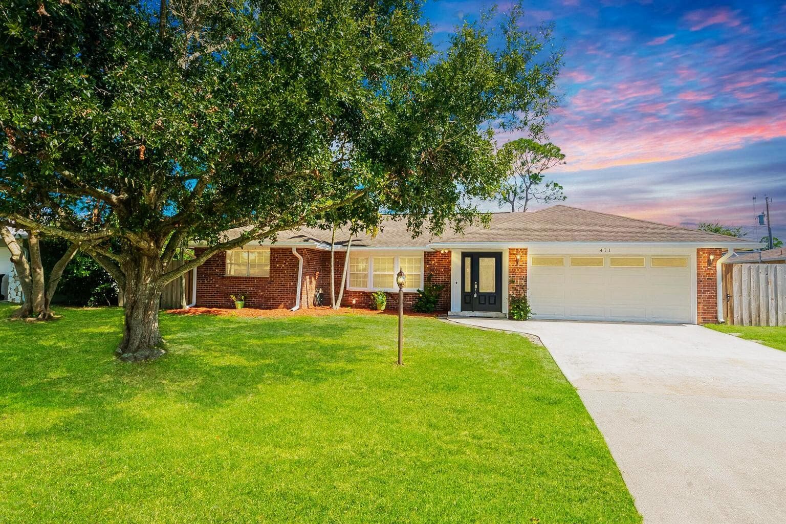 471 SE Lamon Lane, Port St. Lucie, FL 34983 — photo 1 of 32