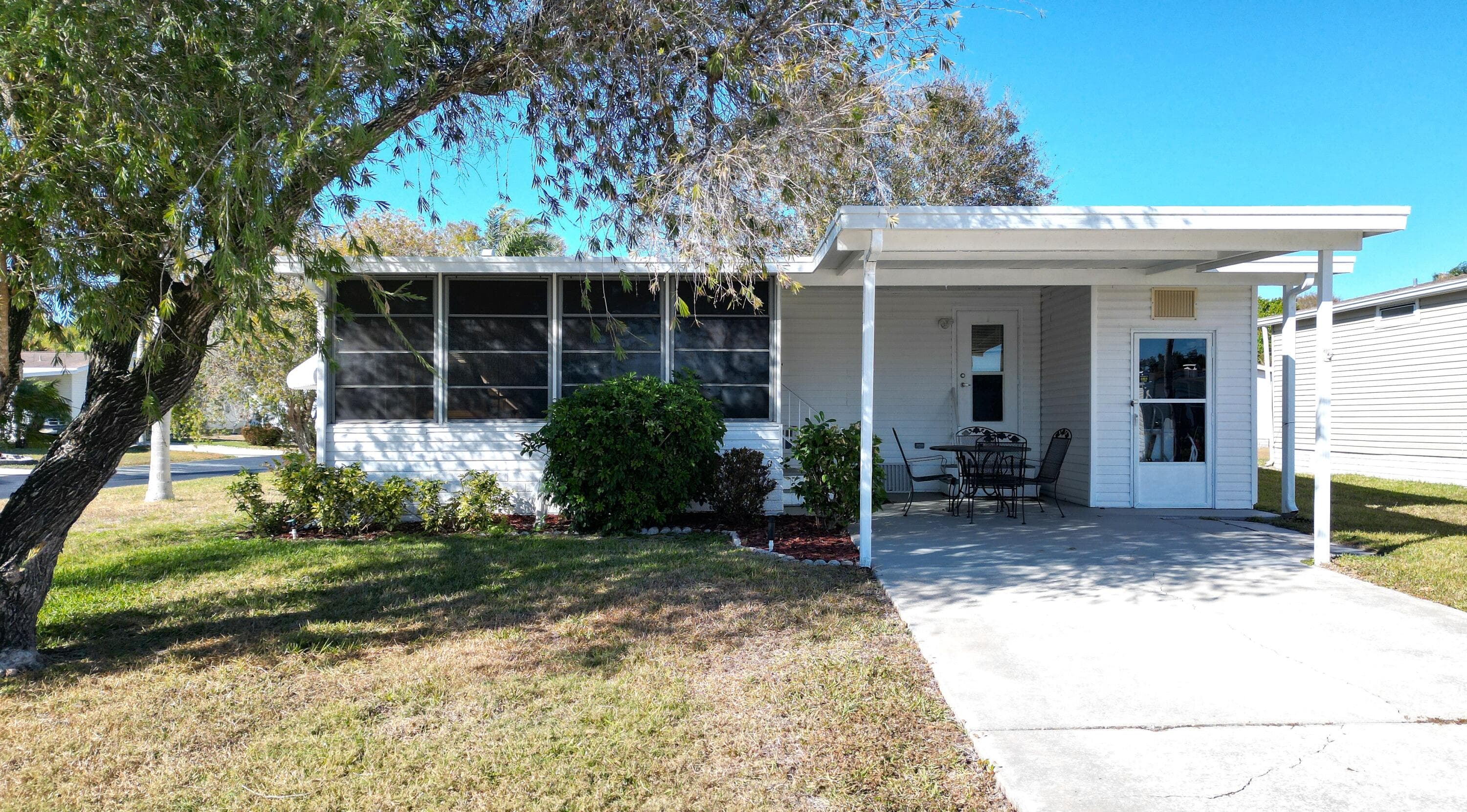 334 Seahorse Terrace, Fort Pierce, FL 34982 — photo 1 of 40
