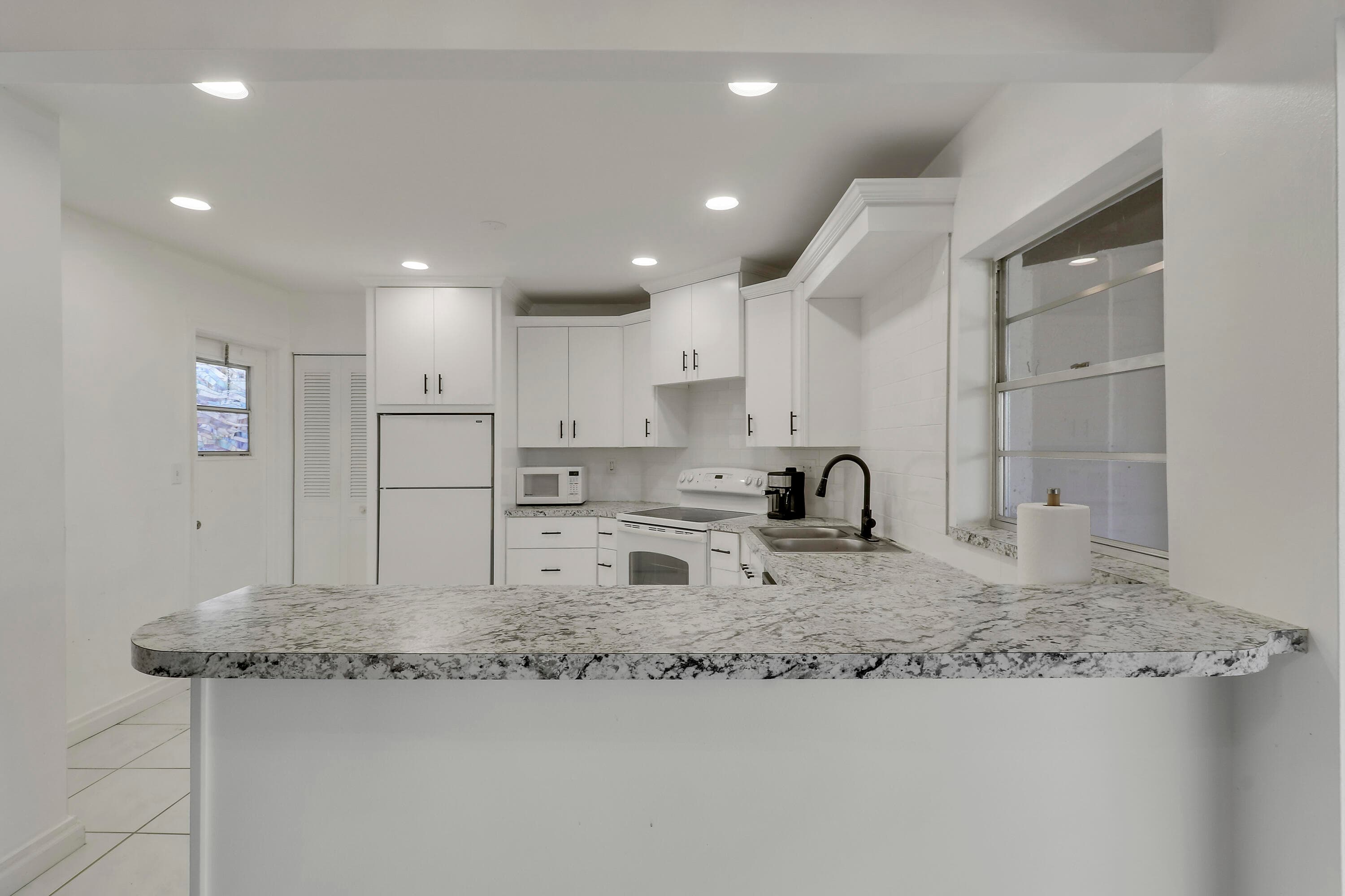 7 Greenway Village N 202, Royal Palm Beach, FL 33411 — photo 12 of 36