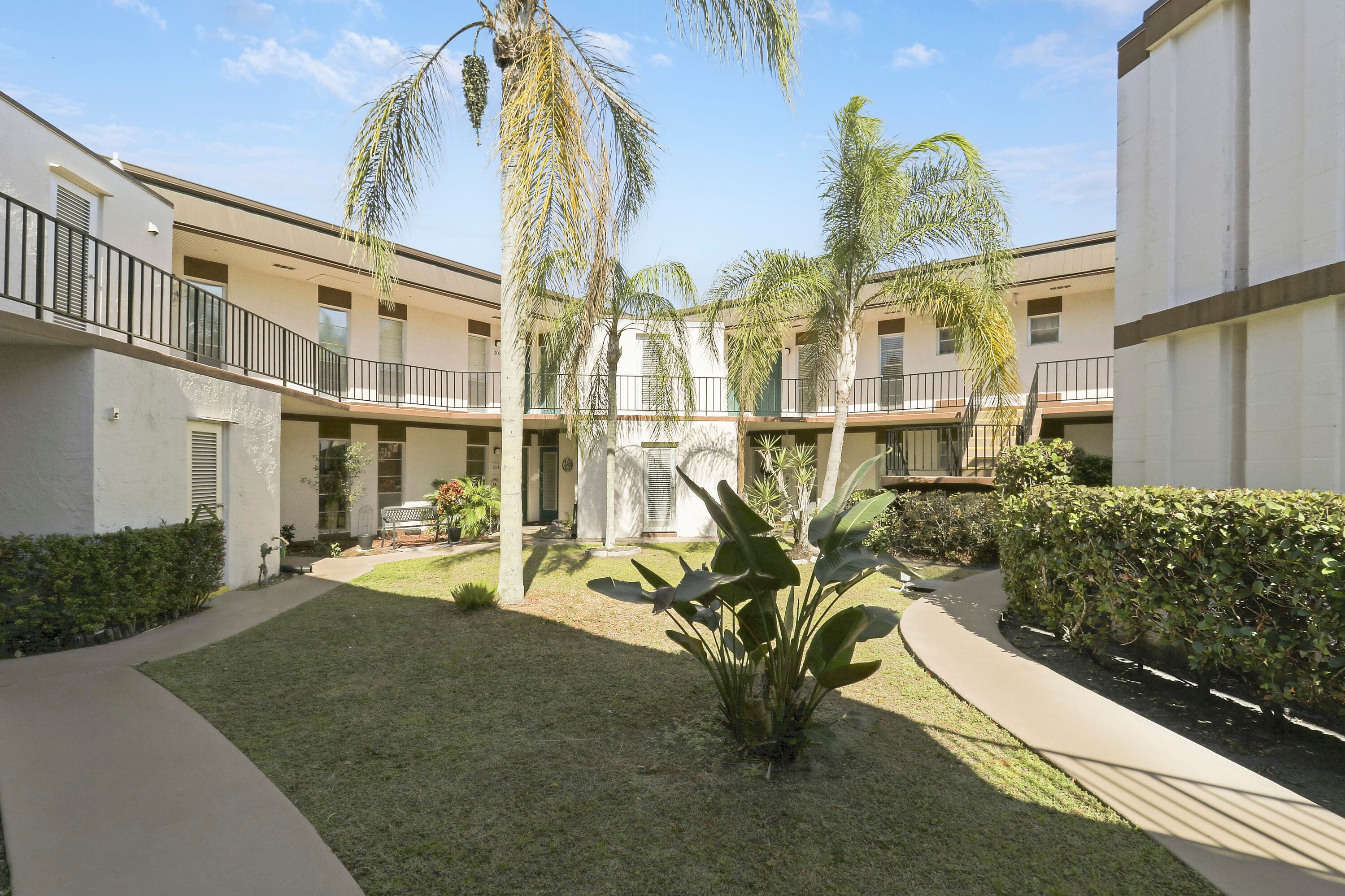 7 Greenway Village N 202, Royal Palm Beach, FL 33411 — photo 4 of 36