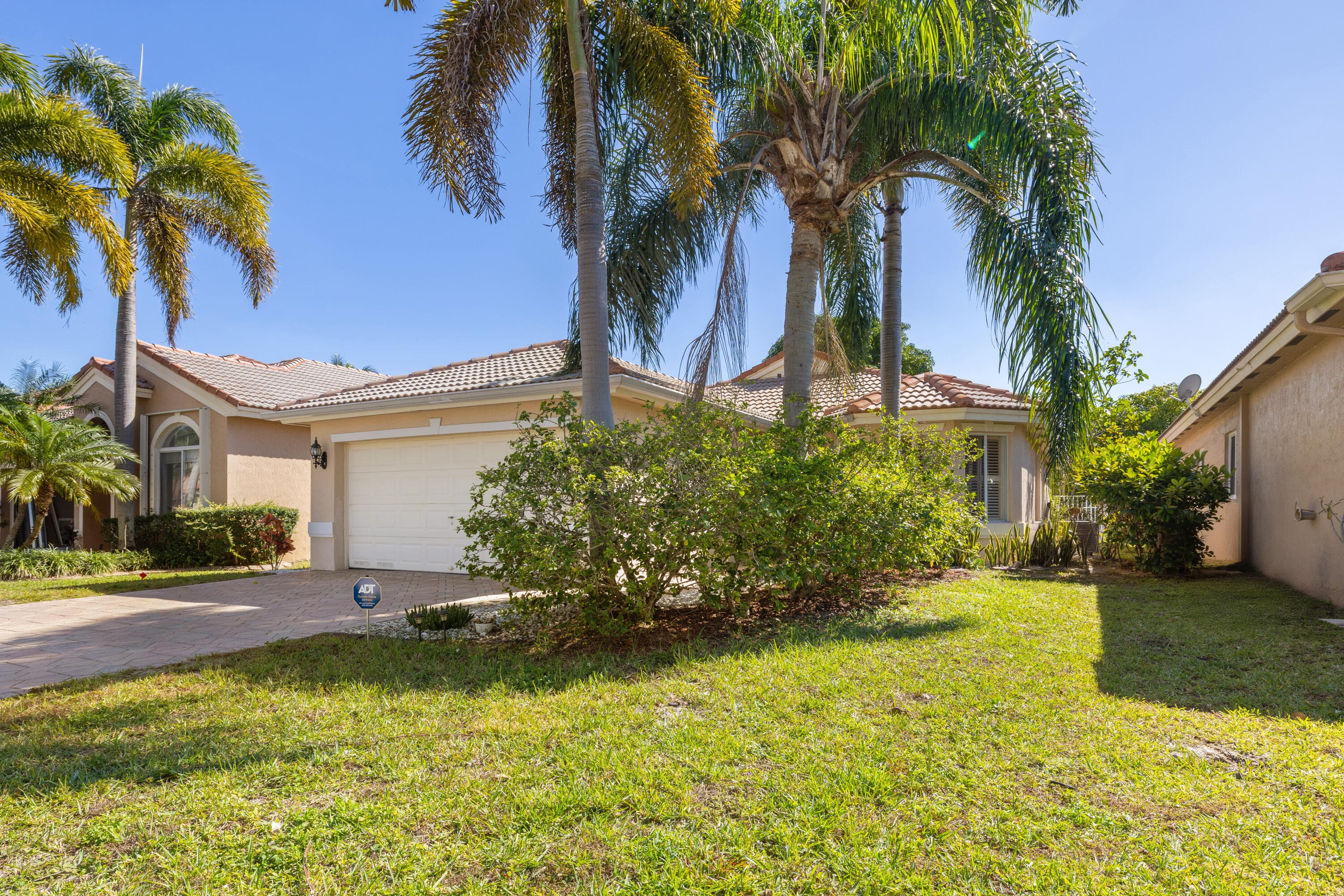 3800 Woodfield Drive, Coconut Creek, FL 33073 — photo 4 of 52