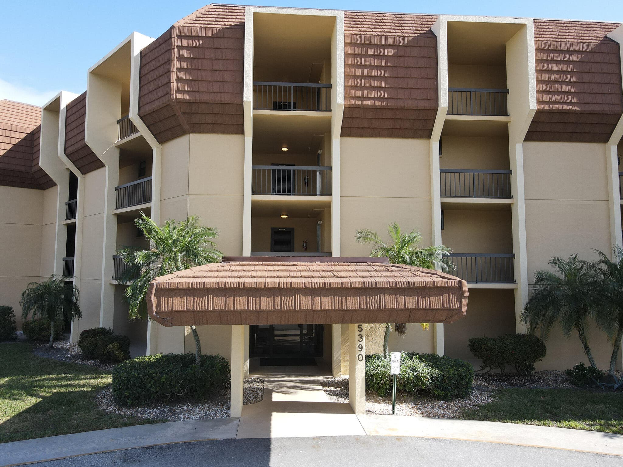 5390 Woodland Lakes Drive 201, Palm Beach Gardens, FL 33418 — photo 3 of 19