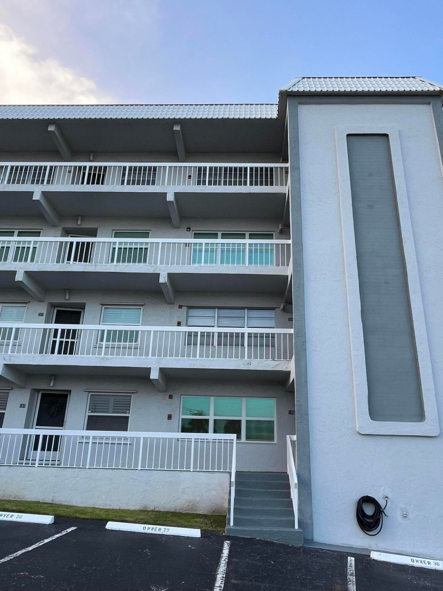 155 Yacht Club Drive 407, North Palm Beach, FL 33408 — photo 33 of 36