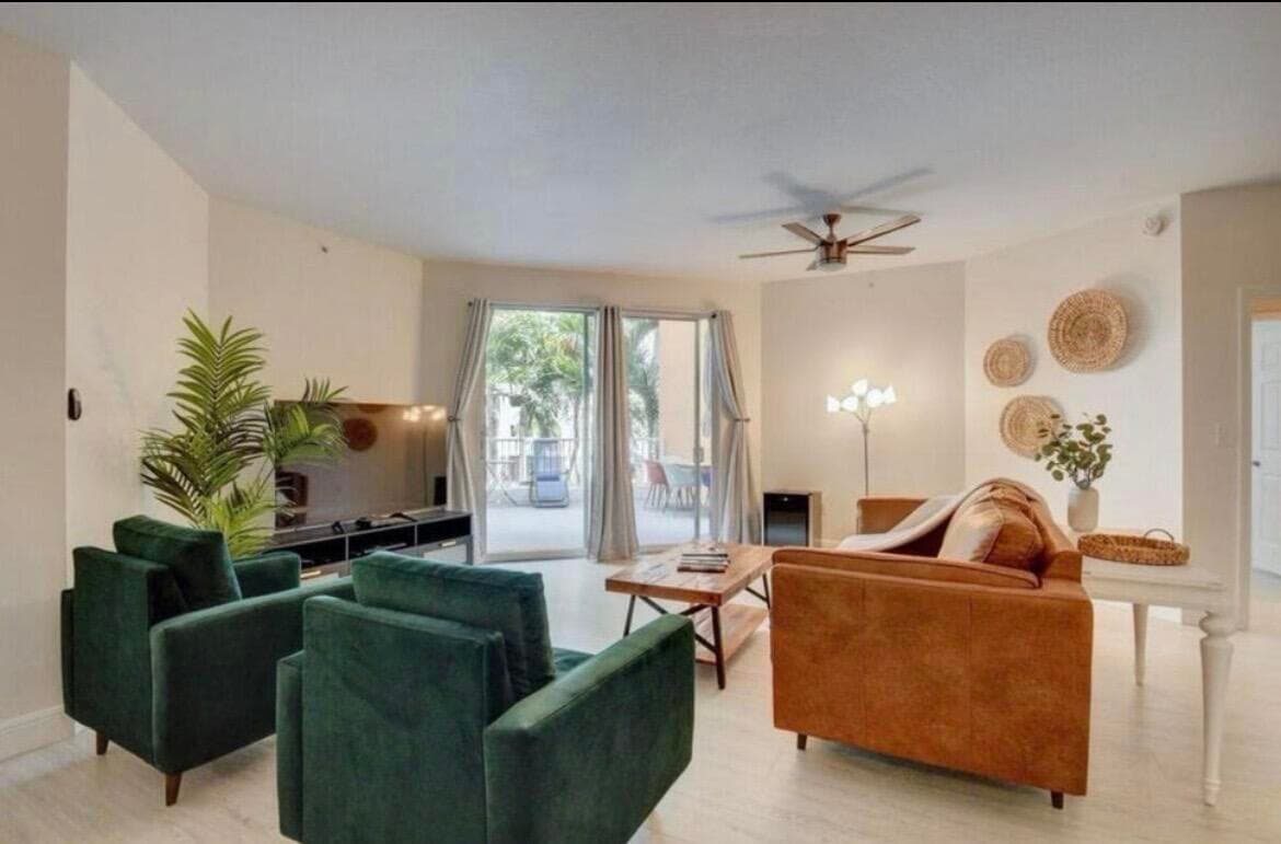 802 W Windward Way 216, Lantana, FL 33462 — photo 22 of 34