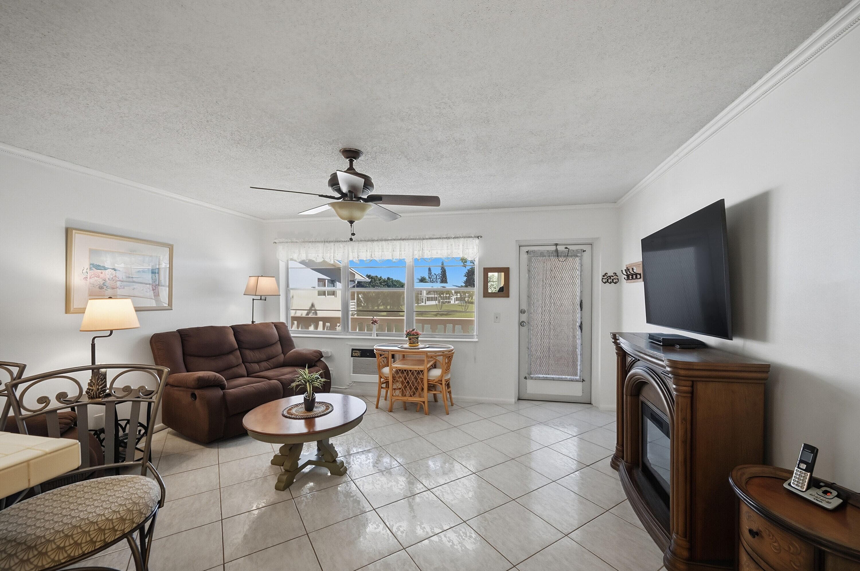 47 Berkshire B Crescent B, West Palm Beach, FL 33417 — photo 9 of 25