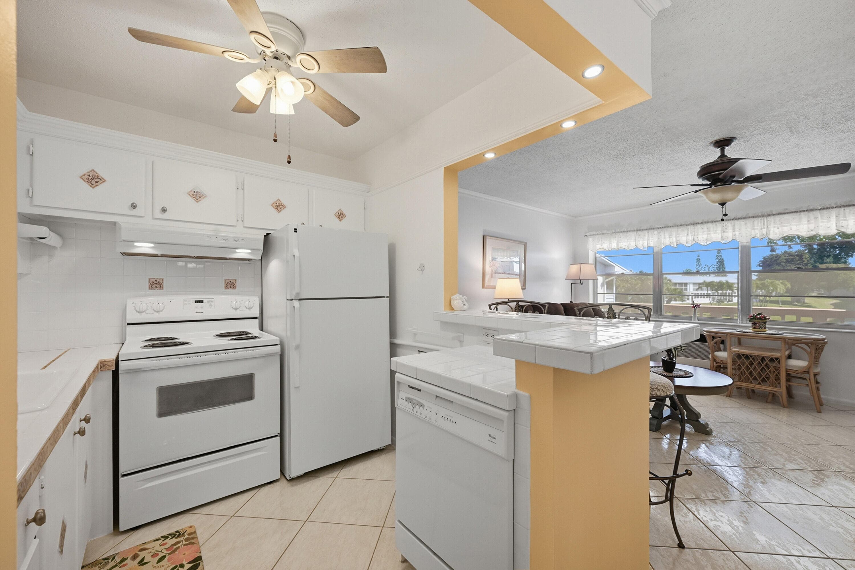 47 Berkshire B Crescent B, West Palm Beach, FL 33417 — photo 8 of 25