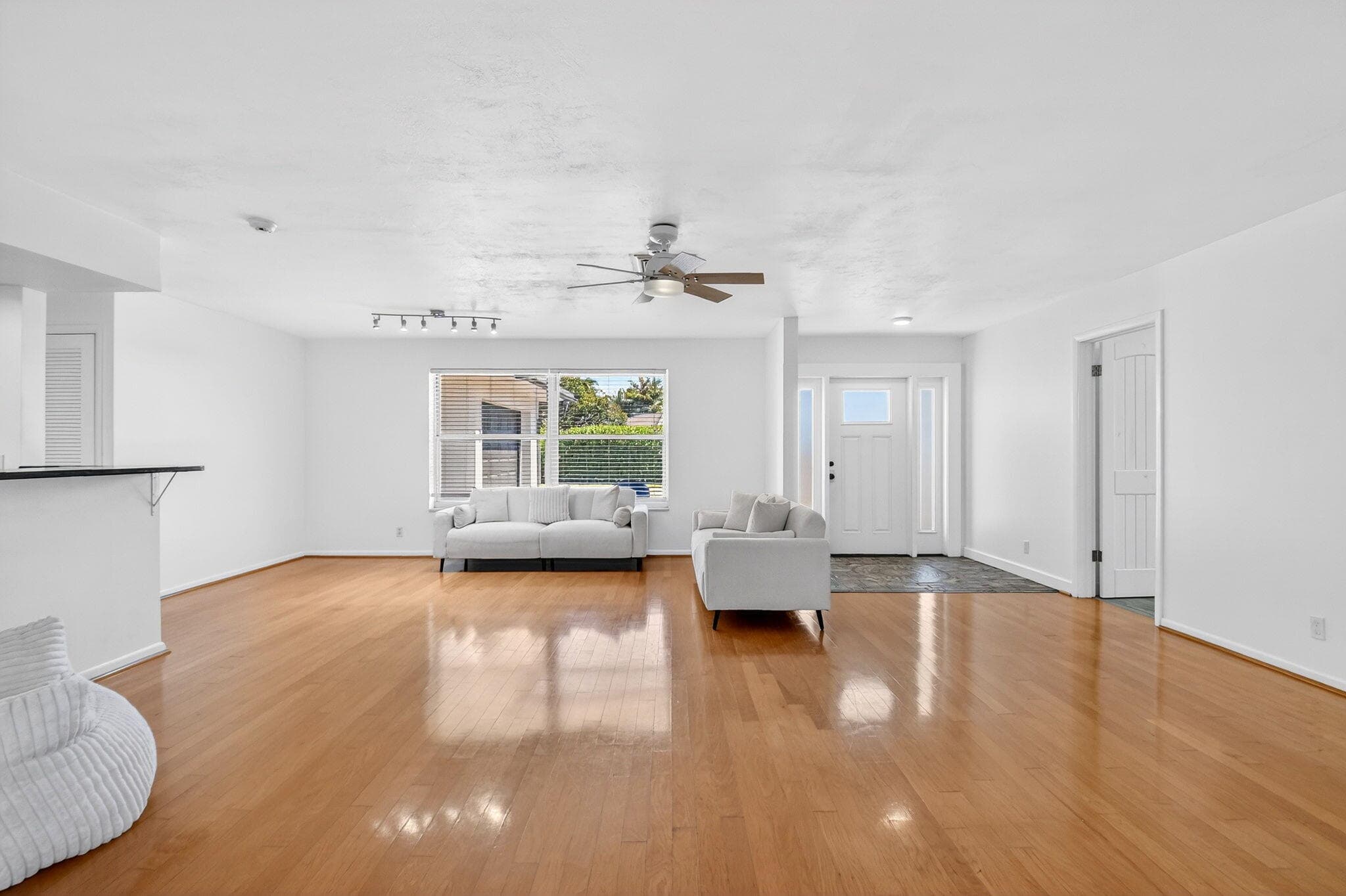 3651 Palm Drive, Riviera Beach, FL 33404 — photo 21 of 61