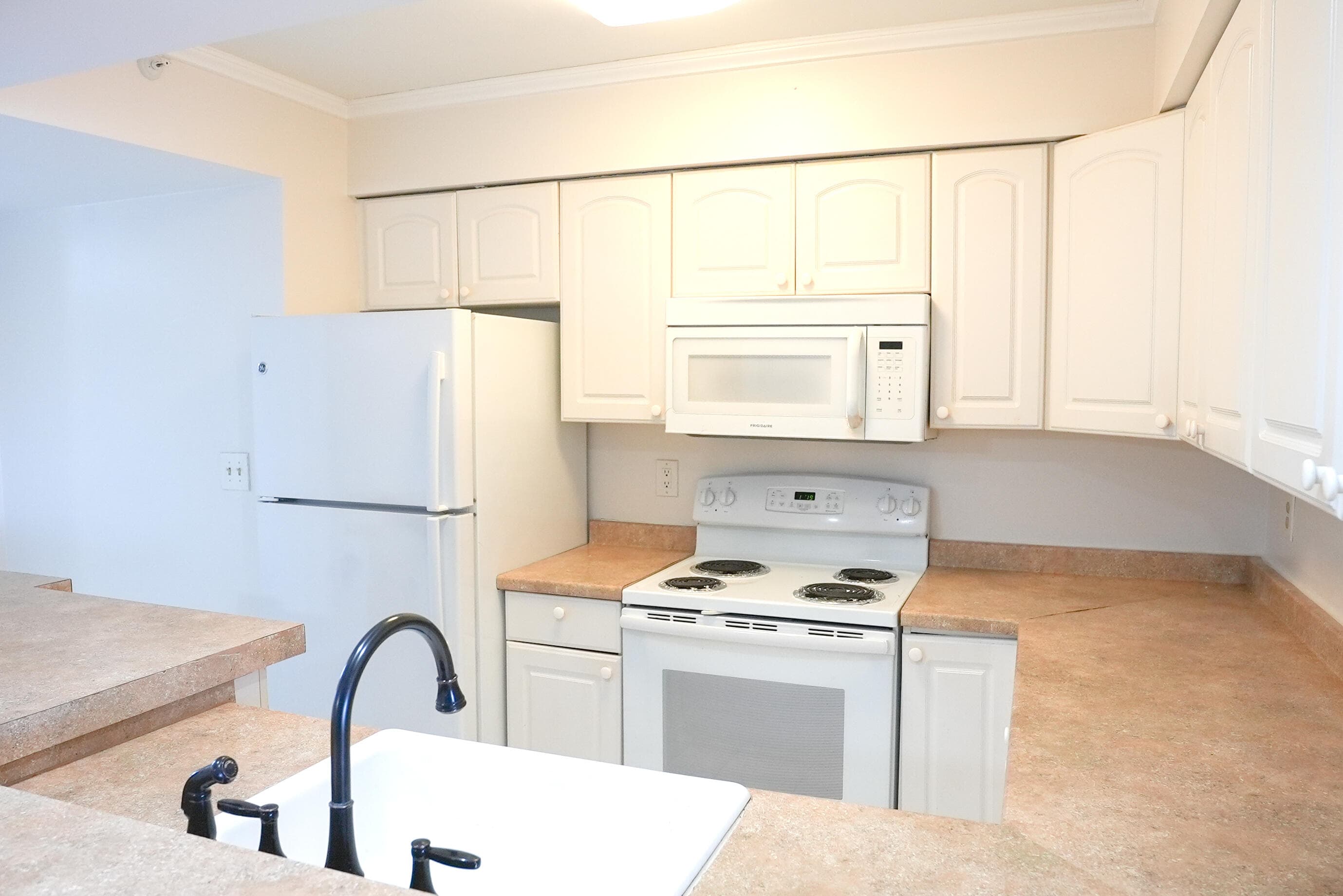 2112 S Cypress Bend Drive 404, Pompano Beach, FL 33069 — photo 4 of 24