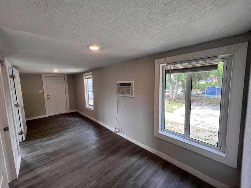 718 W 7th Street 2, Riviera Beach, FL 33404 — photo 7 of 21