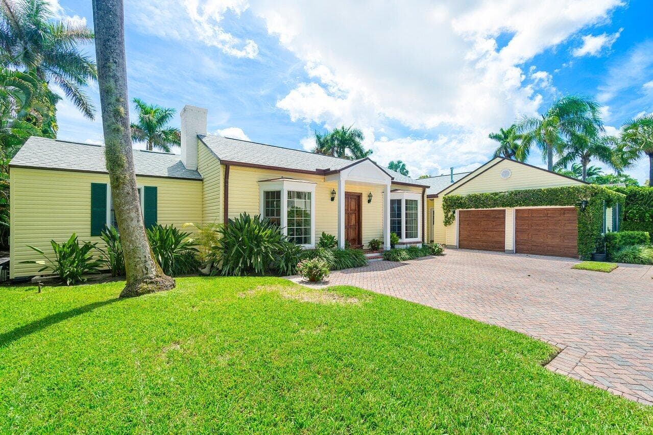 240 Miraflores Drive, Palm Beach, FL 33480 — photo 2 of 23
