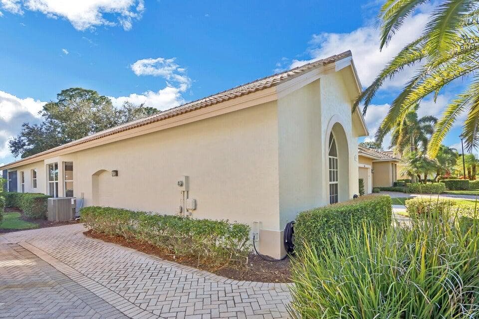 9313 Avenel Lane, Port St. Lucie, FL 34986 — photo 4 of 82