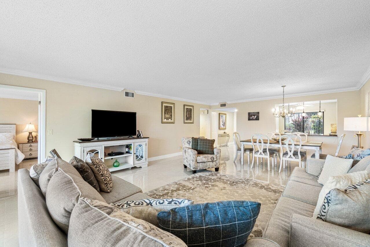5771 Fairway Park Court 103, Boynton Beach, FL 33437 — photo 9 of 31