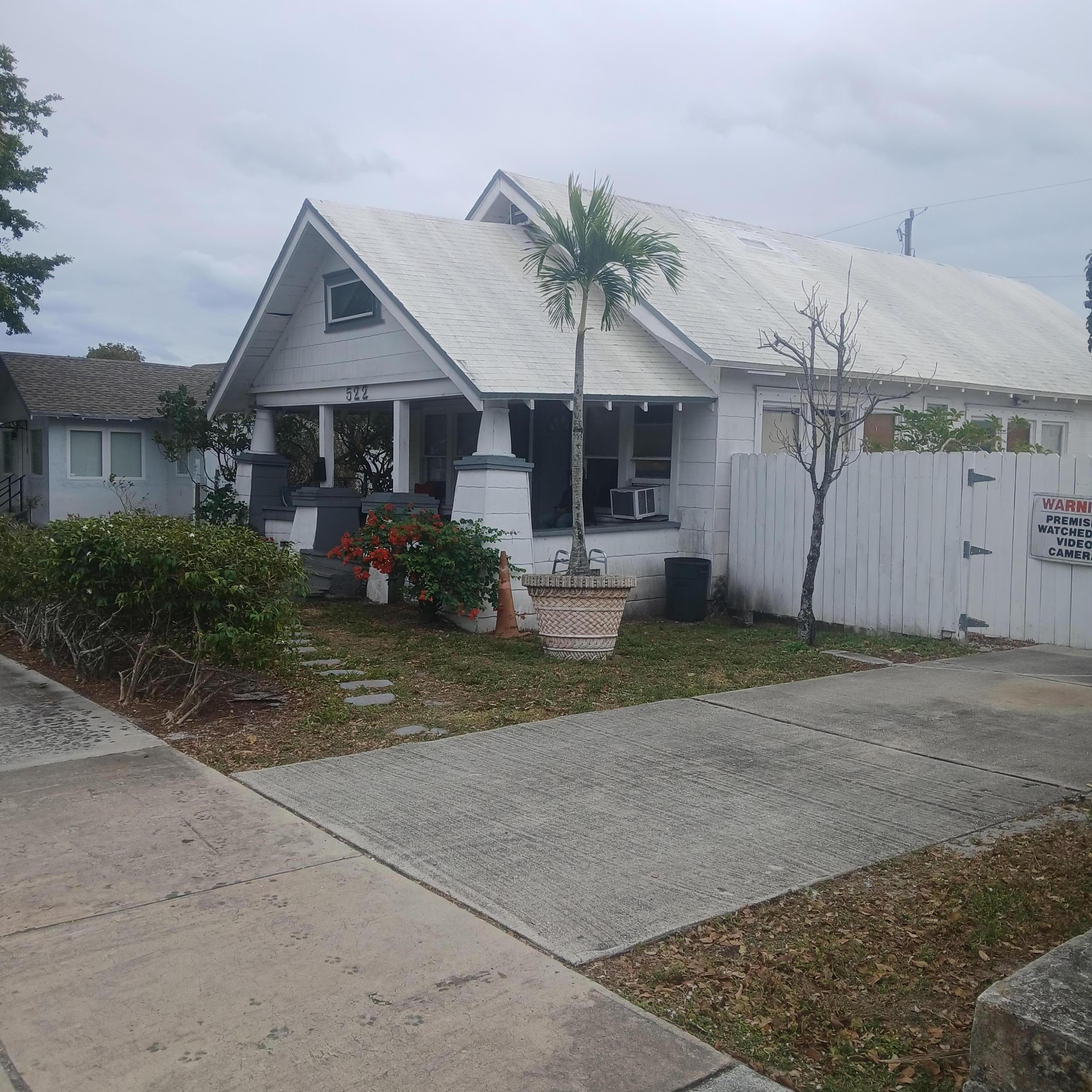 522 49th Street, West Palm Beach, FL 33407 — photo 1 of 4