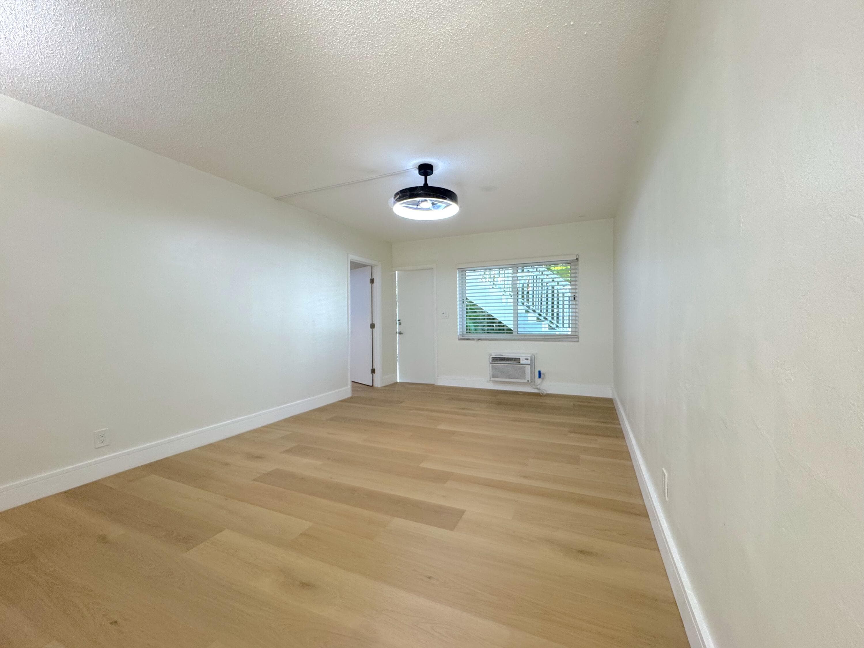2815 NE 33rd Avenue 106, Fort Lauderdale, FL 33308 — photo 8 of 33