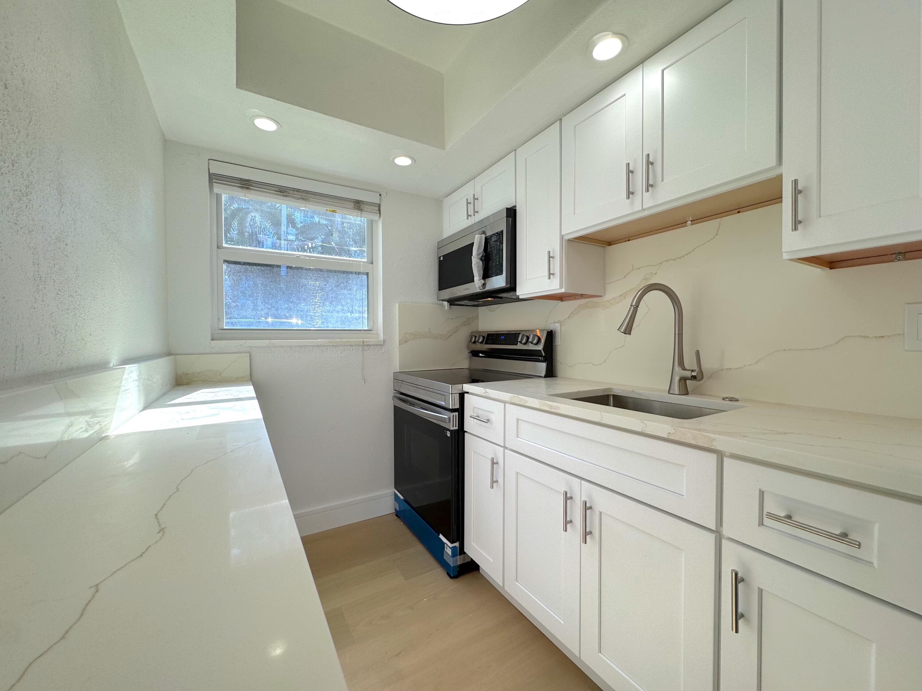 2815 NE 33rd Avenue 106, Fort Lauderdale, FL 33308 — photo 11 of 33