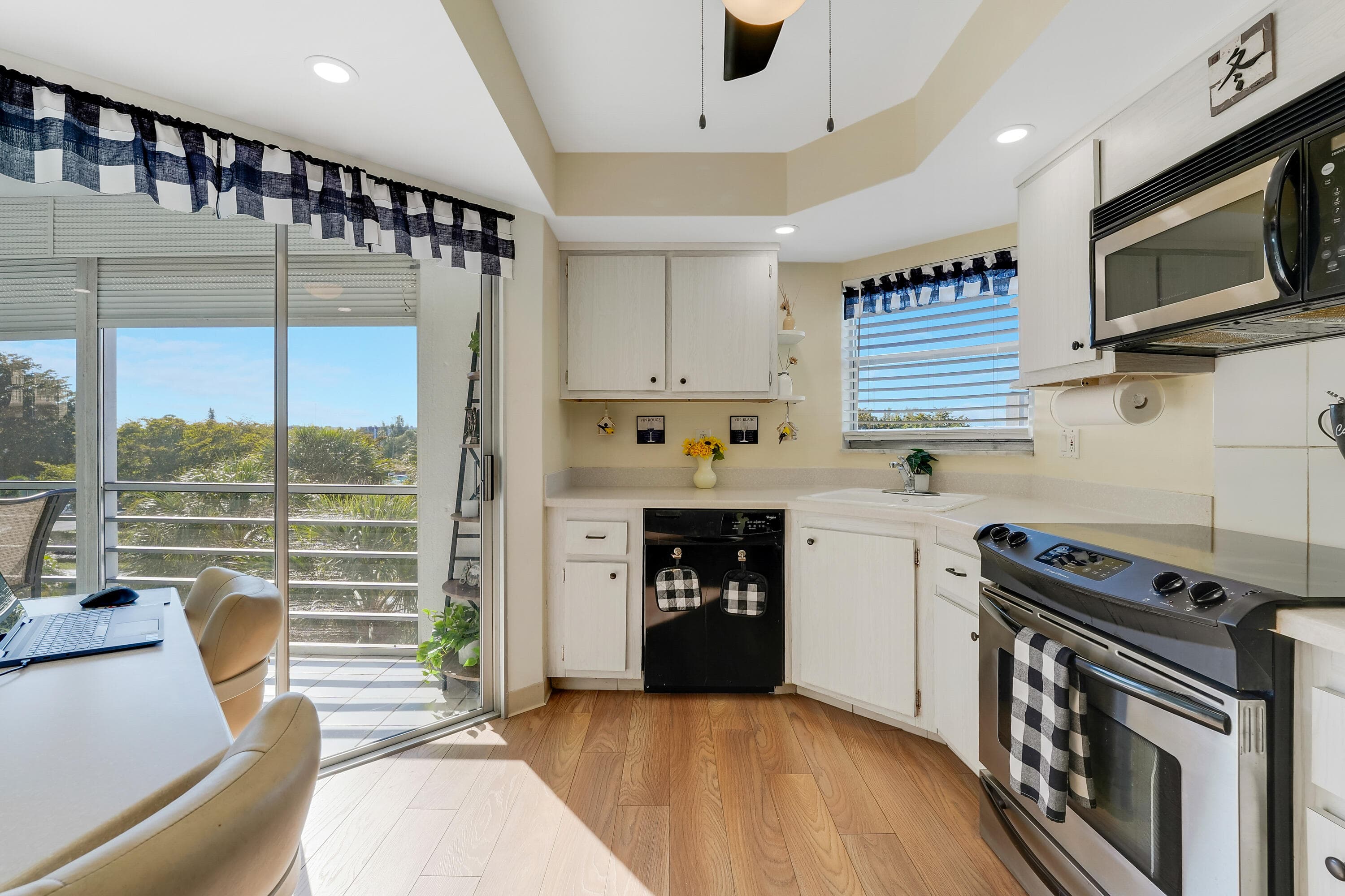 3590 Via Poinciana 416, Lake Worth, FL 33467 — photo 10 of 26
