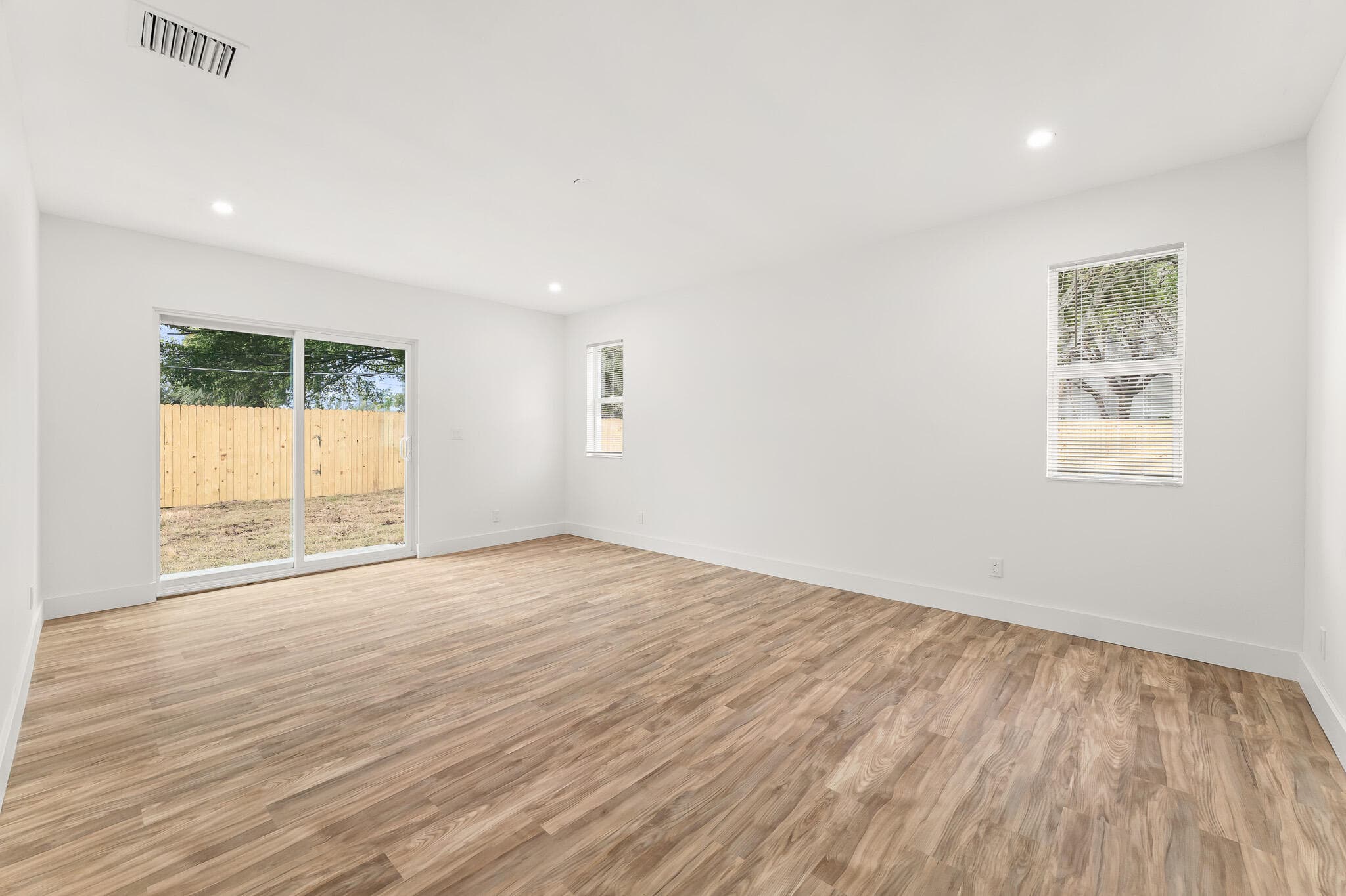 1311 Avenue H, Riviera Beach, FL 33404 — photo 10 of 32
