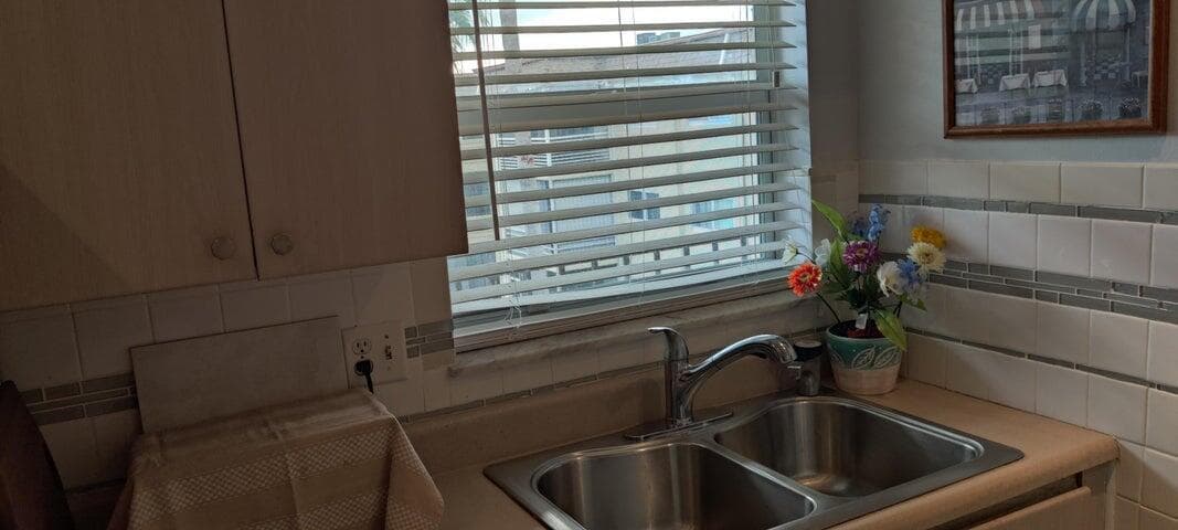 715 Lori Drive 308, Palm Springs, FL 33461 — photo 10 of 15