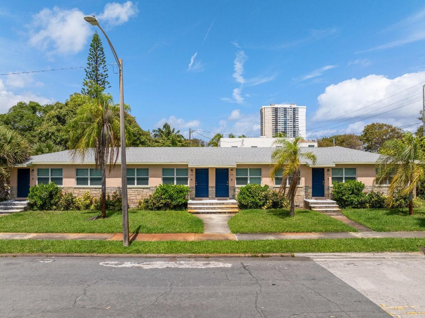 403 50th Street, West Palm Beach, FL 33407 — photo 1 of 15