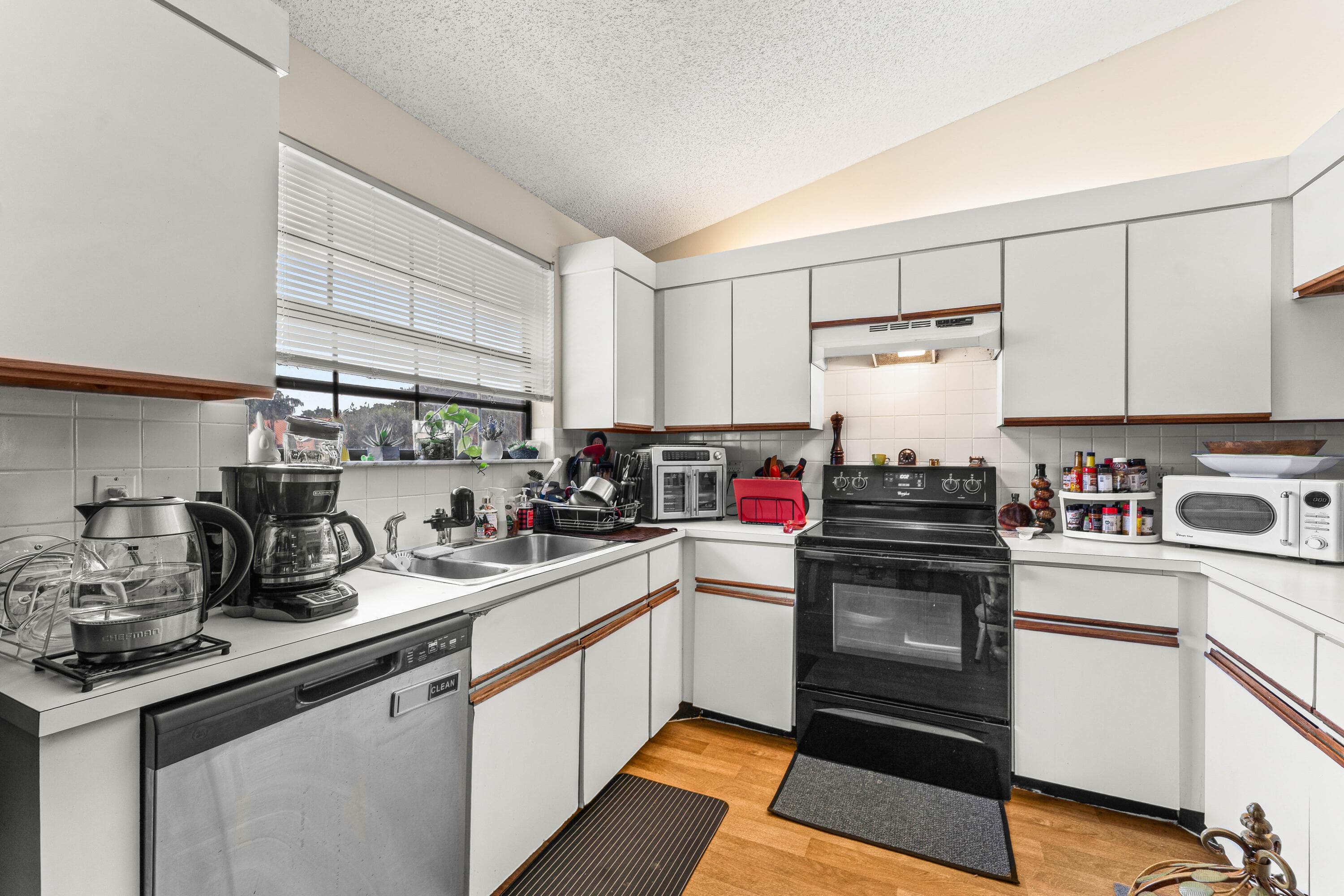 906 Congressional Way 906, Deerfield Beach, FL 33442 — photo 3 of 10