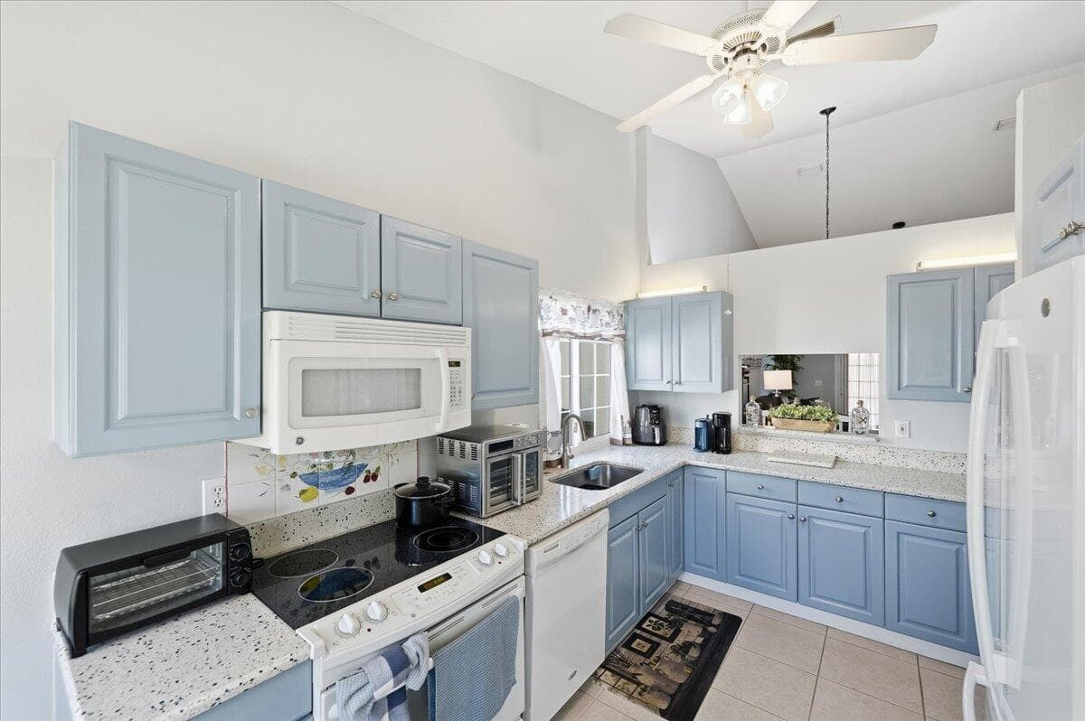 1827 Aynsley Way 5, Vero Beach, FL 32966 — photo 9 of 43