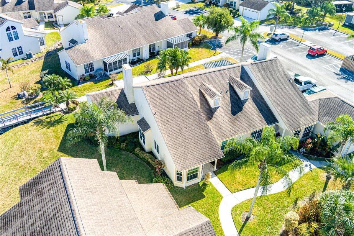 1827 Aynsley Way 5, Vero Beach, FL 32966 — photo 33 of 43