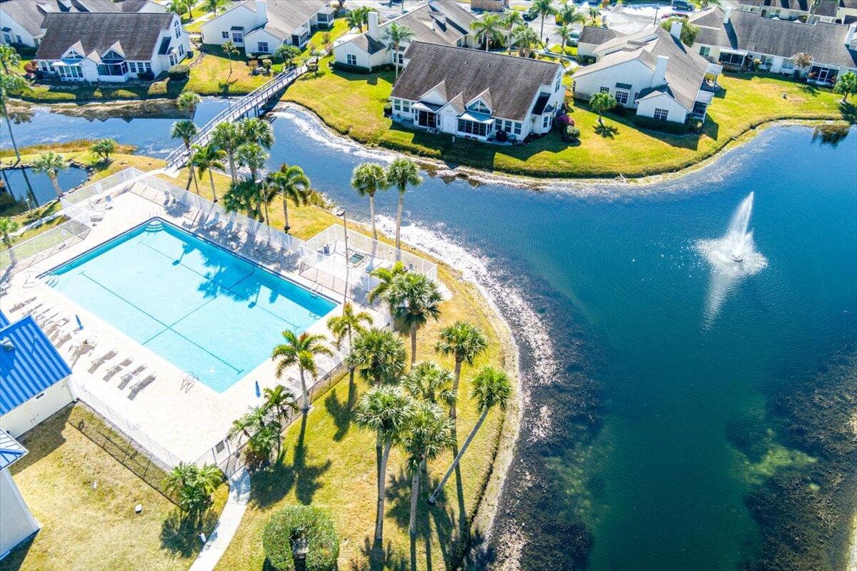 1827 Aynsley Way 5, Vero Beach, FL 32966 — photo 41 of 43