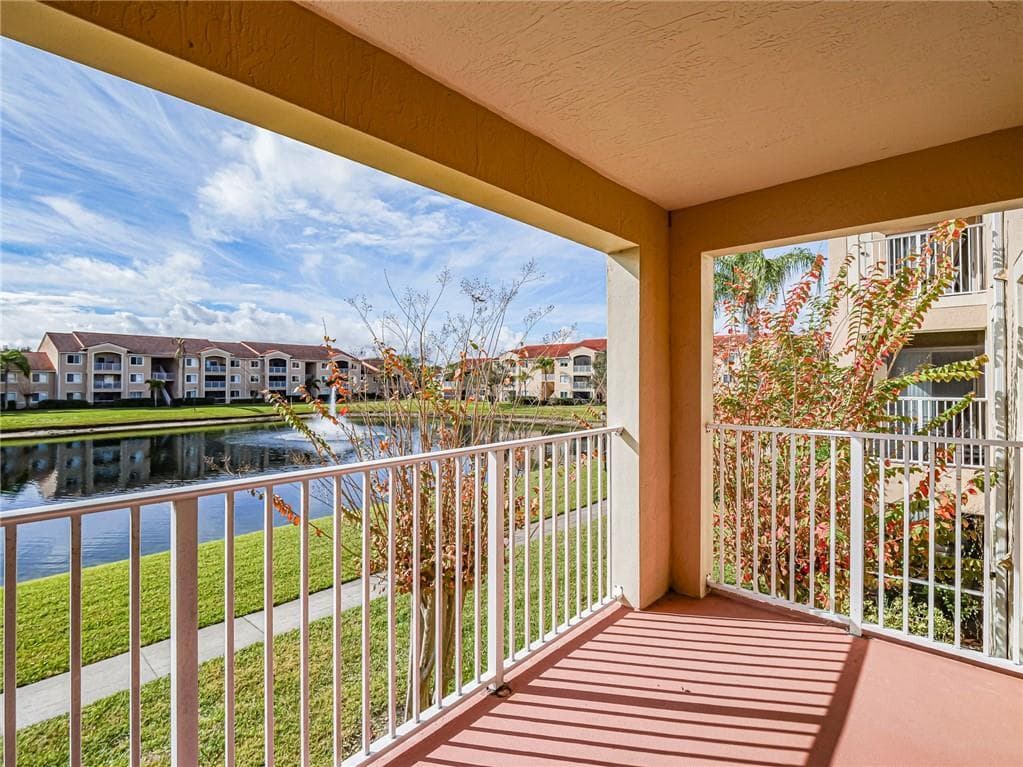 1640 N 42nd Circle 206, Vero Beach, FL 32967 — photo 5 of 34
