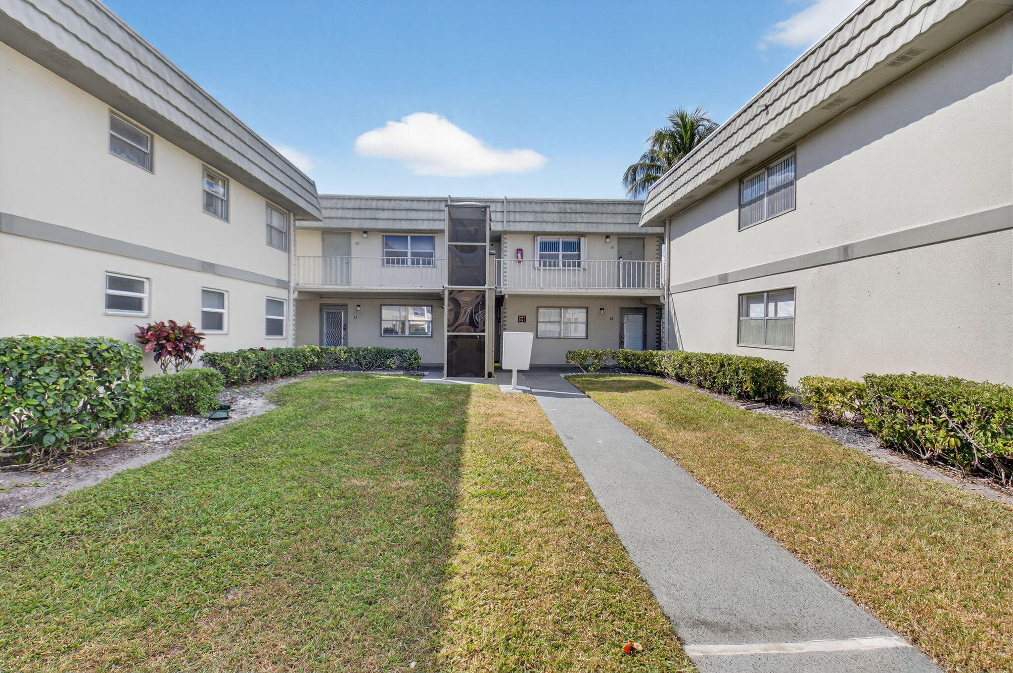 61 Brittany B 61, Delray Beach, FL 33446 — photo 1 of 79