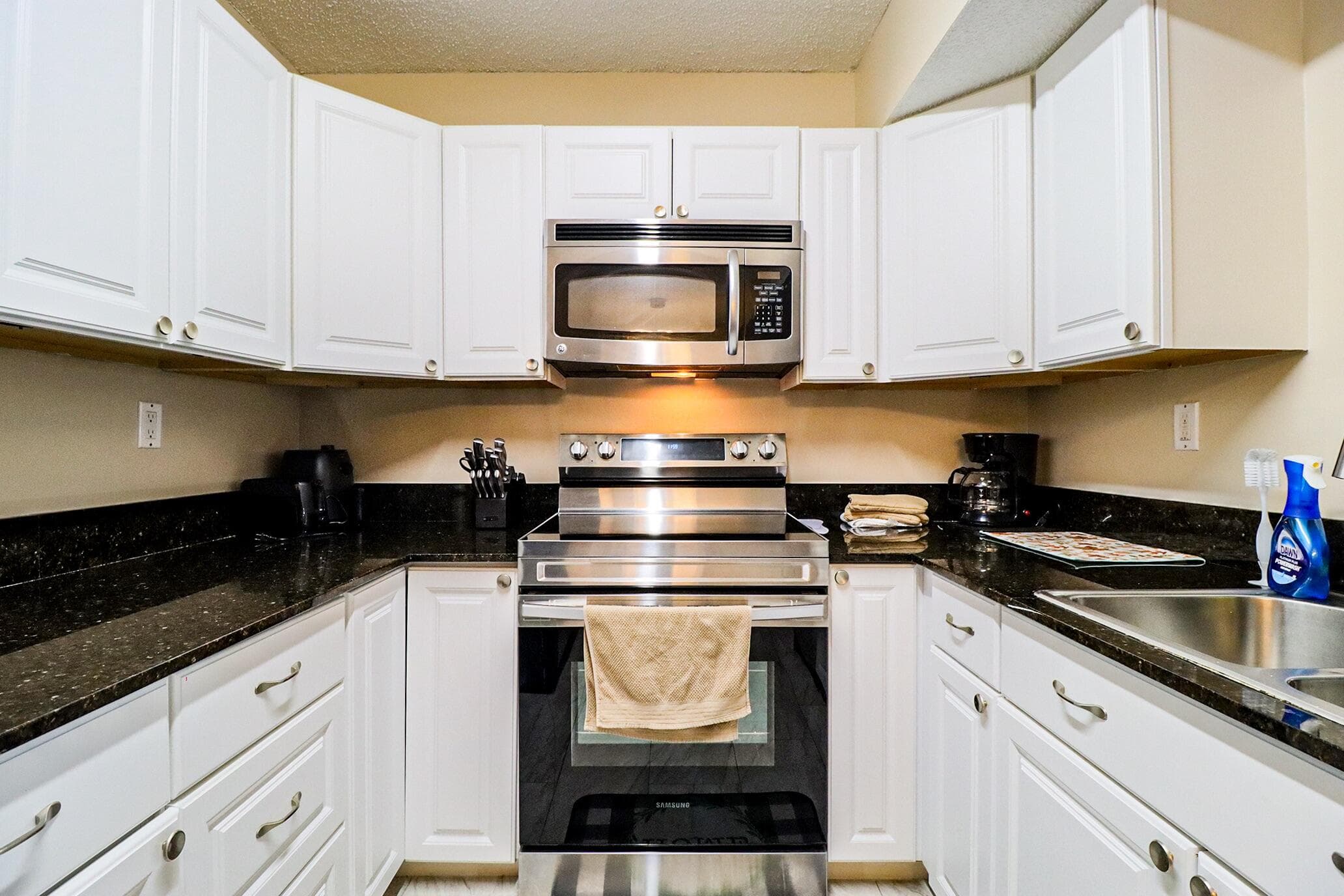 450 Palm Circle 106, Pembroke Pines, FL 33025 — photo 25 of 87