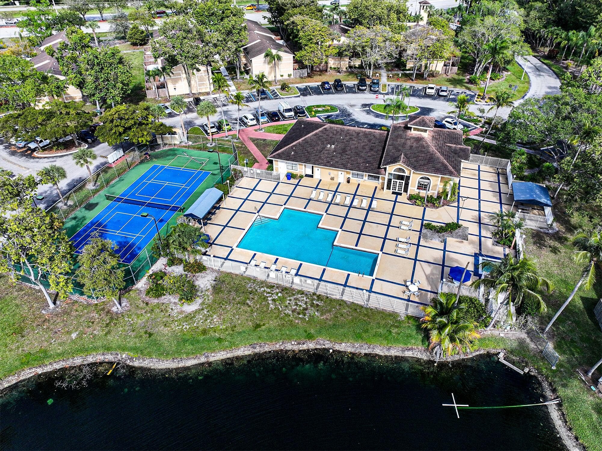 450 Palm Circle 106, Pembroke Pines, FL 33025 — photo 77 of 87