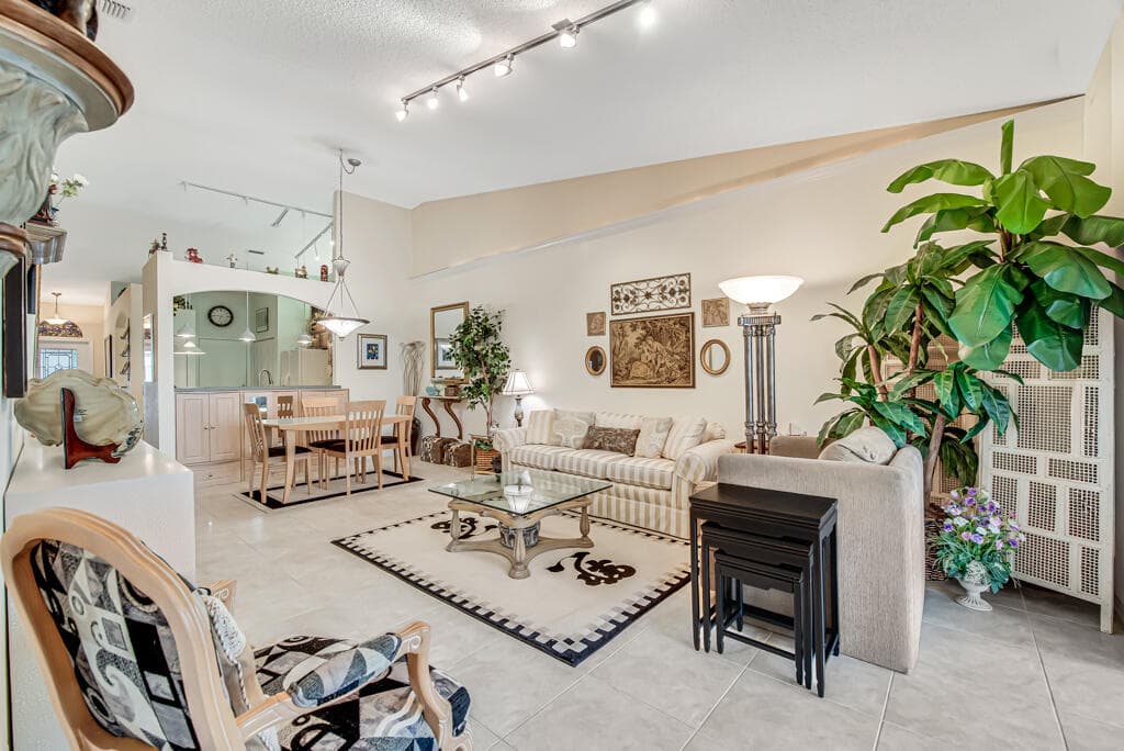 8482 Logia Circle, Boynton Beach, FL 33472 — photo 4 of 71