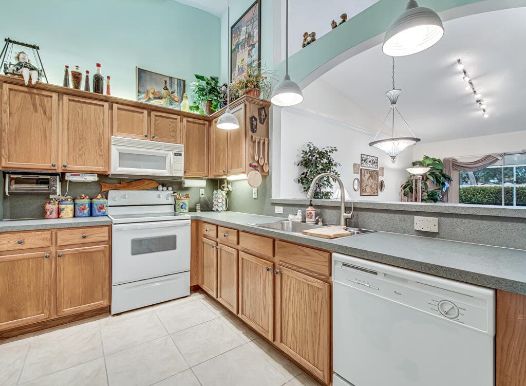 8482 Logia Circle, Boynton Beach, FL 33472 — photo 10 of 71