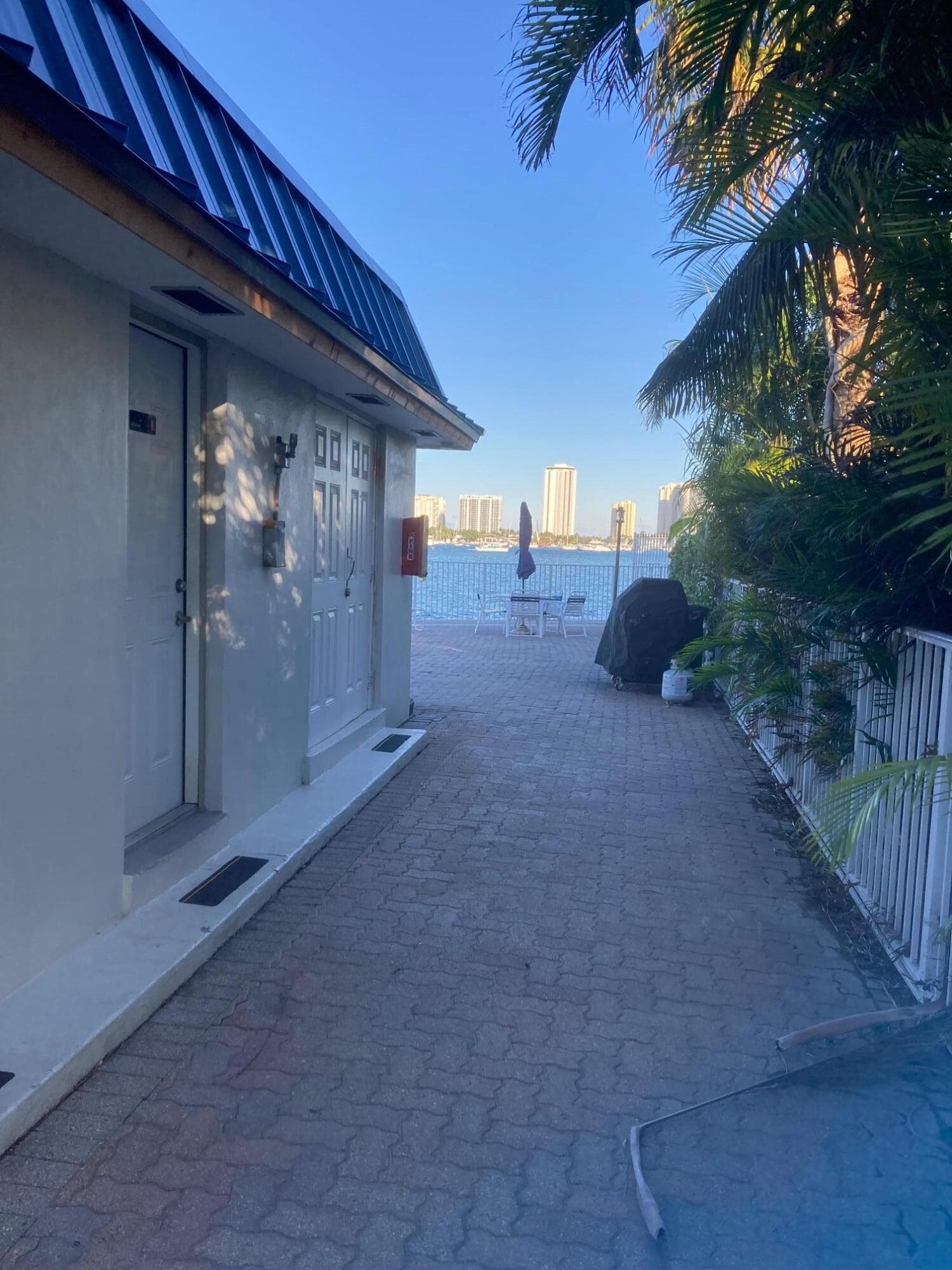 2936 Lake Shore Drive 409, Riviera Beach, FL 33404 — photo 9 of 10