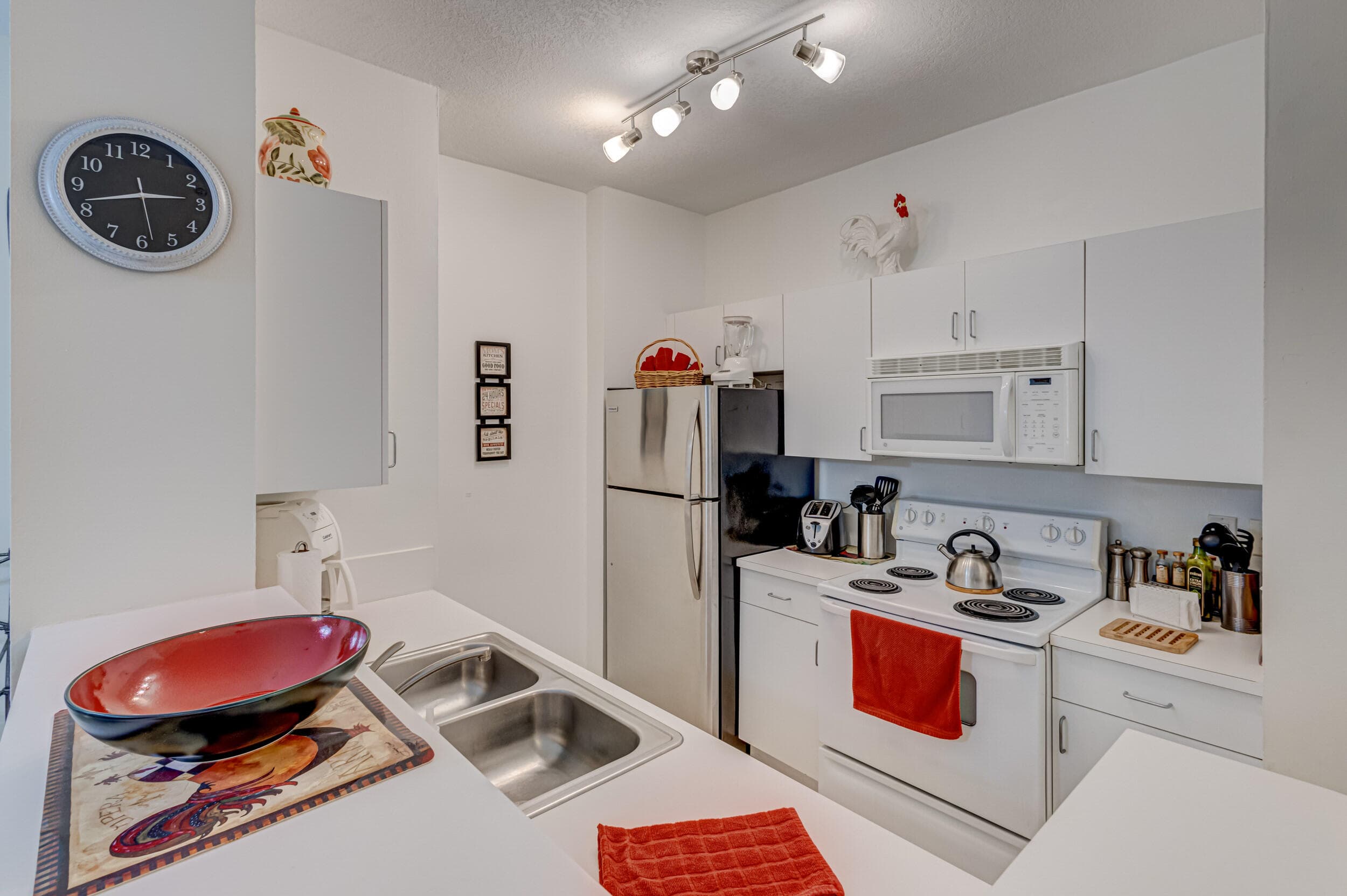 630 S Sapodilla Avenue 112, West Palm Beach, FL 33401 — photo 16 of 63