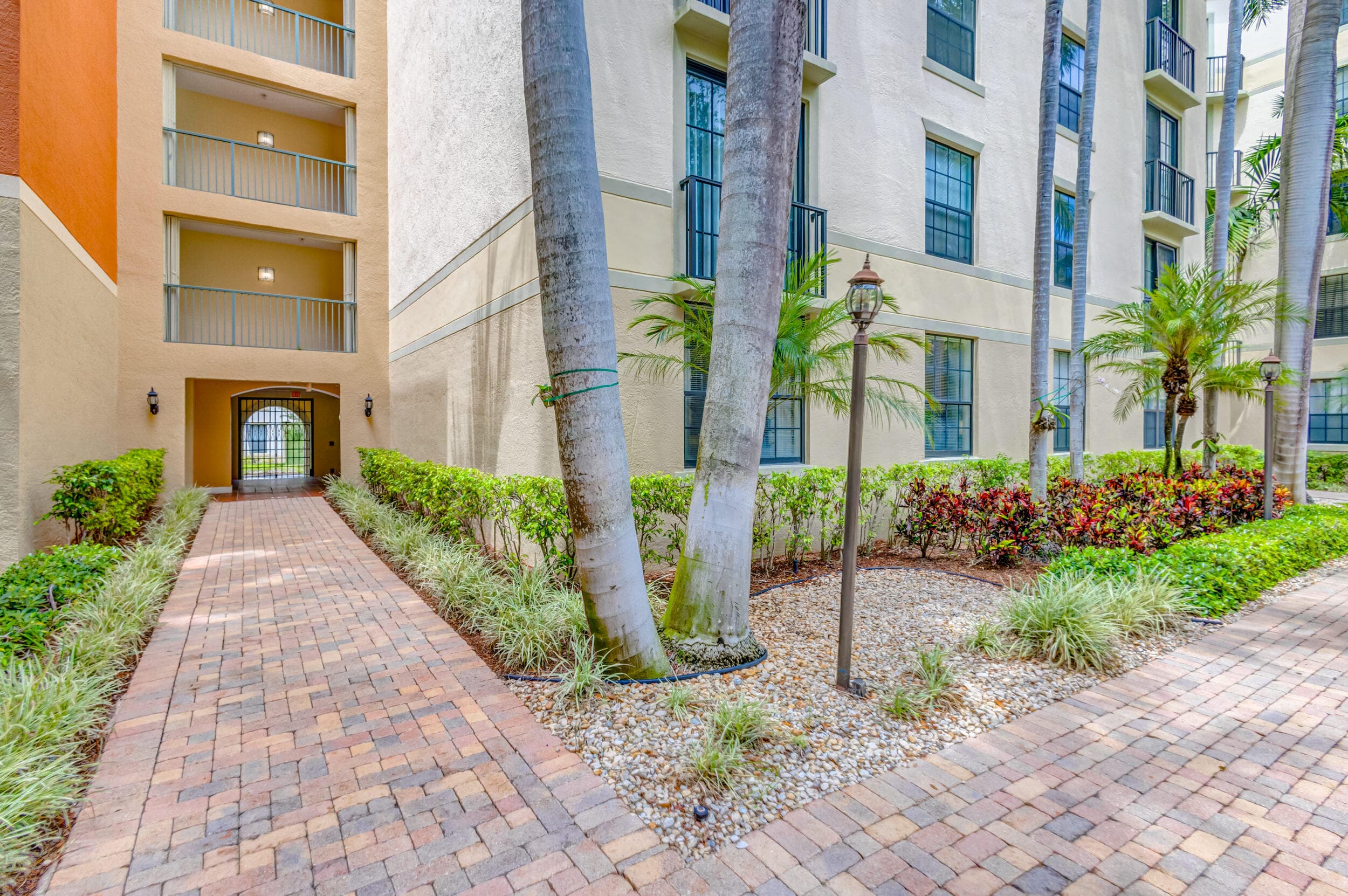 630 S Sapodilla Avenue 112, West Palm Beach, FL 33401 — photo 36 of 63