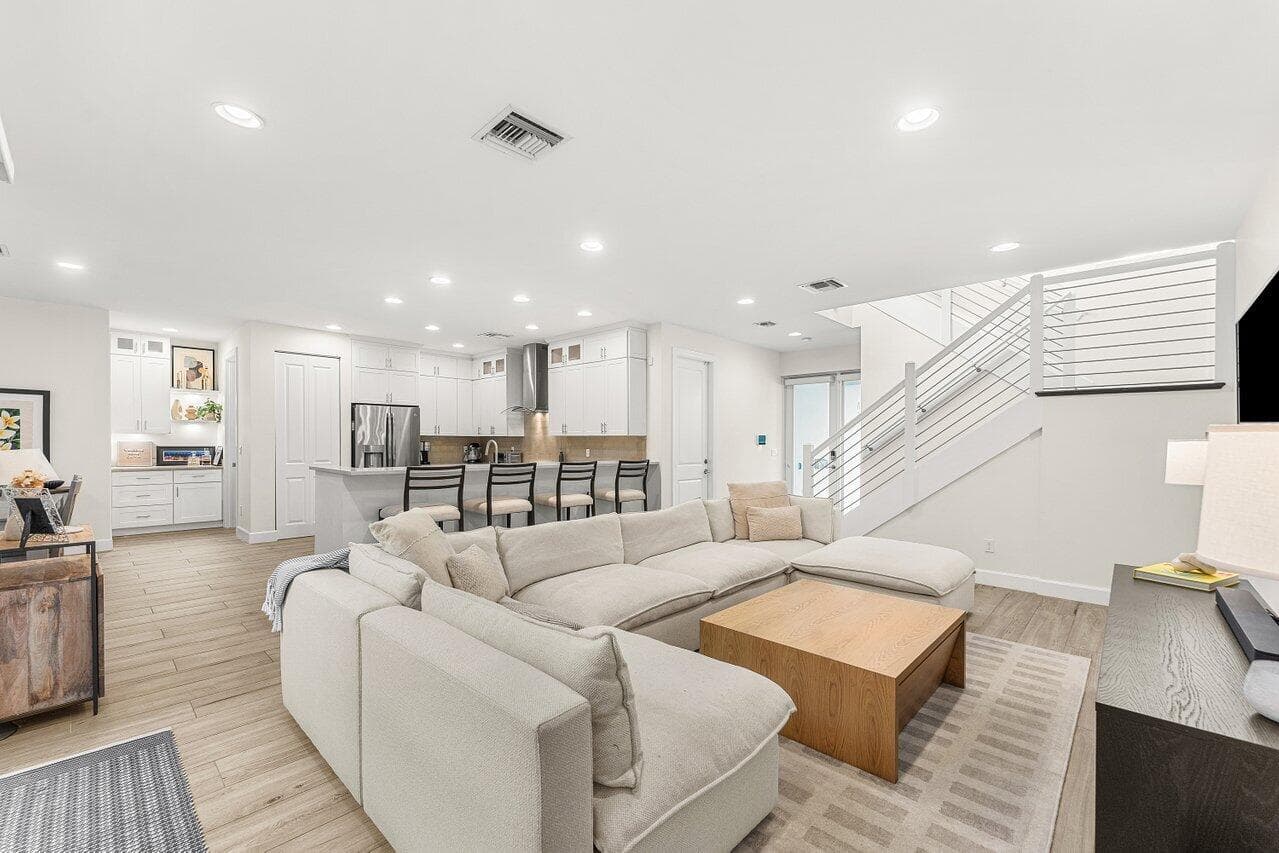 612 SW 15th Street, Fort Lauderdale, FL 33315 — photo 4 of 23