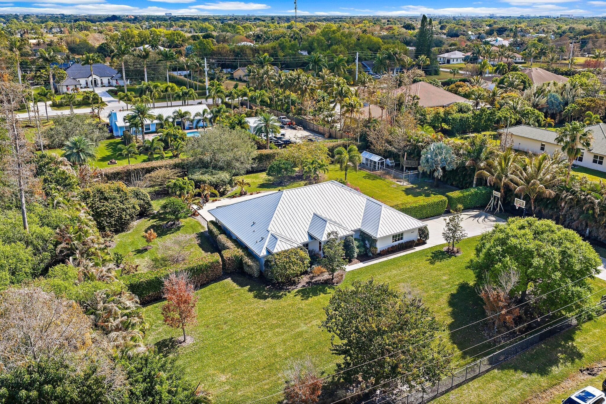 16434 75th Way N, Palm Beach Gardens, FL 33418 — photo 1 of 33