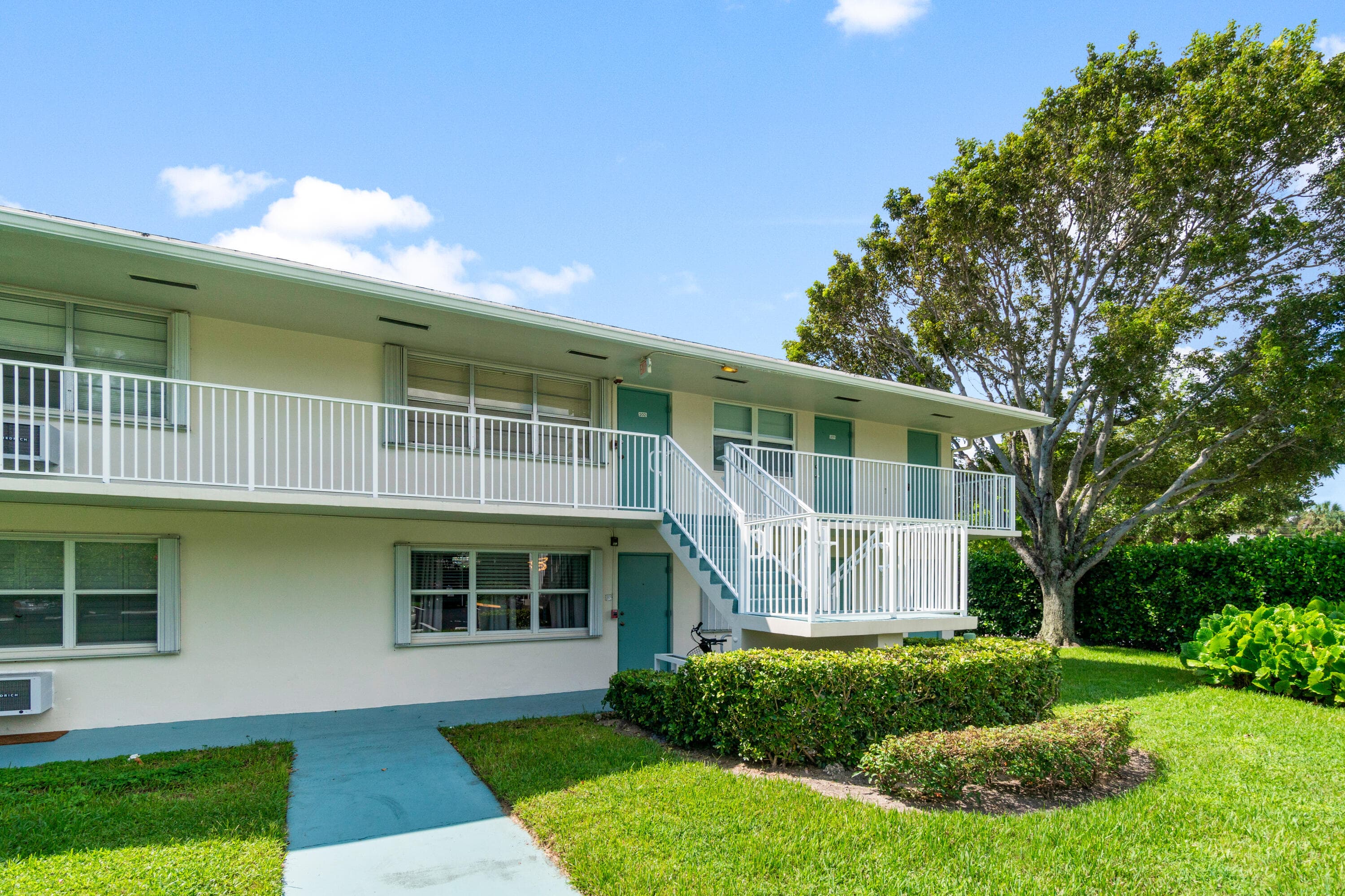 340 Horizons W 102, Boynton Beach, FL 33435 — photo 27 of 32